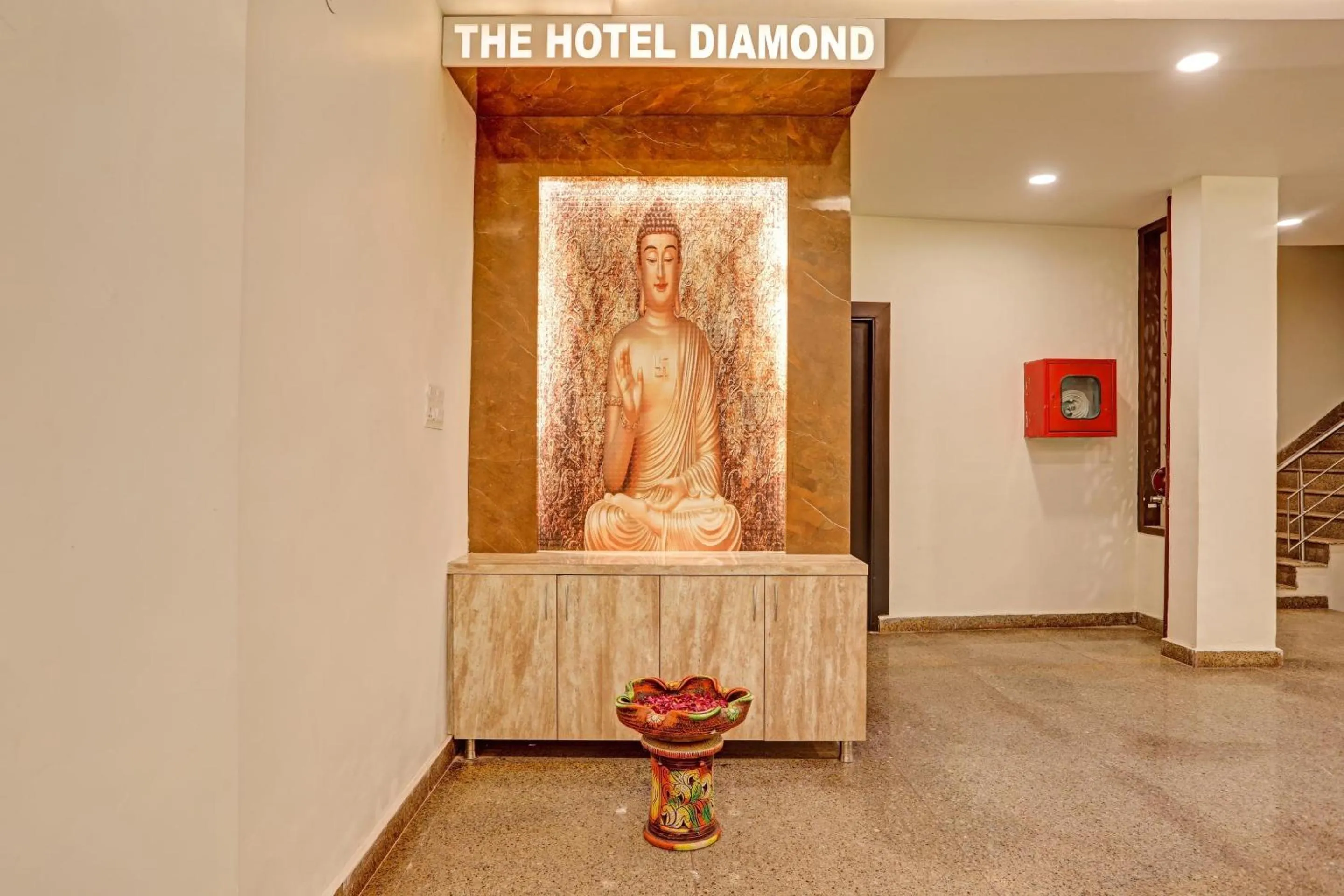 Property building in Super TOWNHOUSE THE HOTEL DIAMOND VASUNDHARA