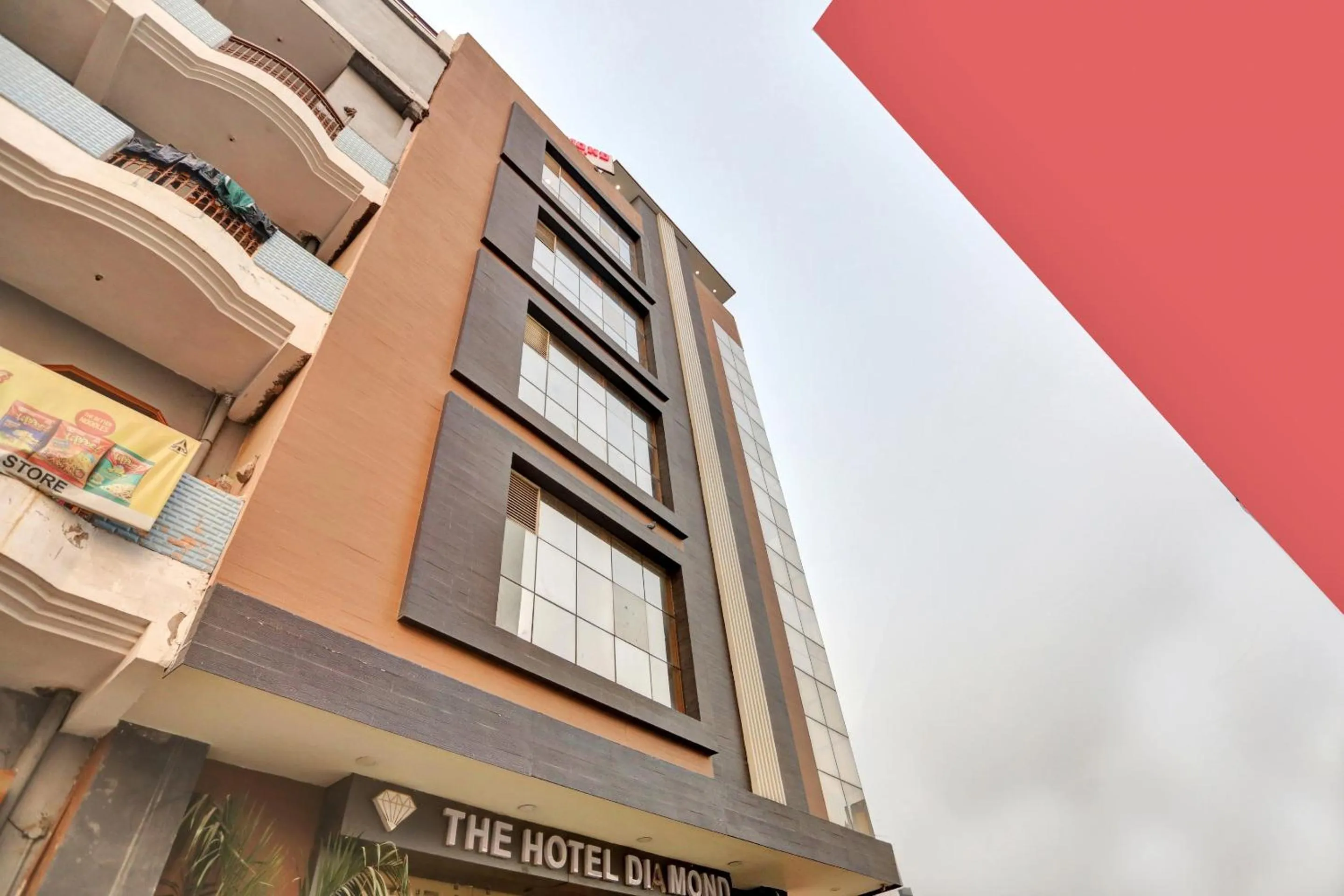 Property building in Super TOWNHOUSE THE HOTEL DIAMOND VASUNDHARA