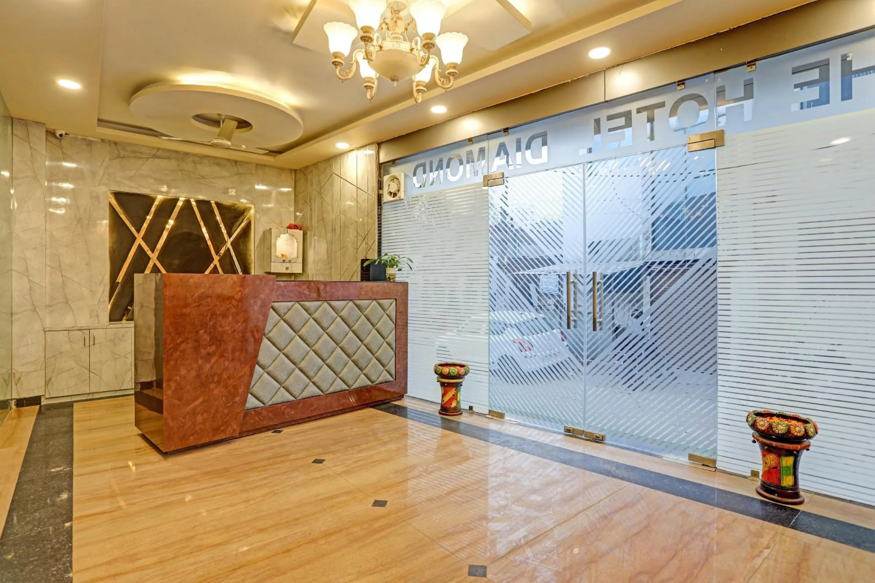 Lobby or reception in Super TOWNHOUSE THE HOTEL DIAMOND VASUNDHARA