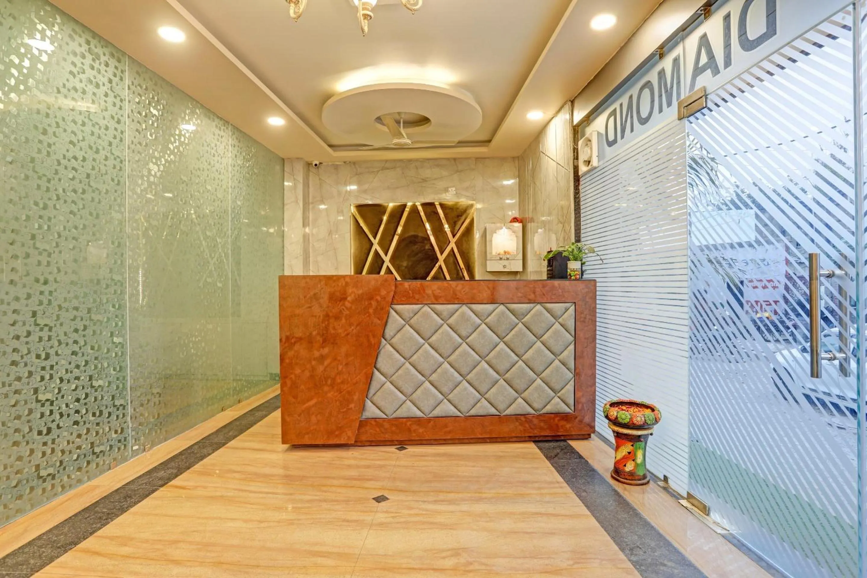 Lobby or reception in Super TOWNHOUSE THE HOTEL DIAMOND VASUNDHARA