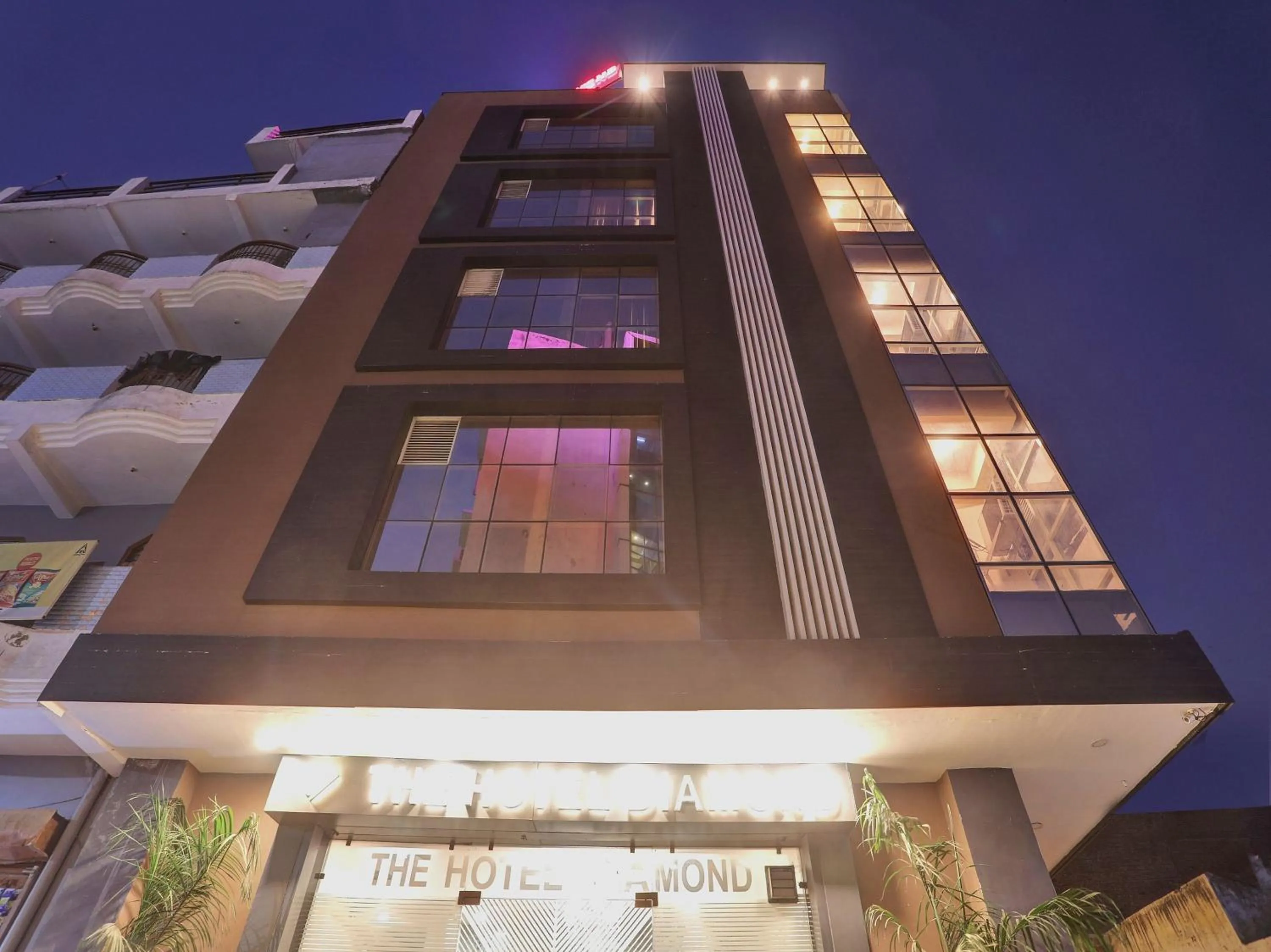 Property building in Super TOWNHOUSE THE HOTEL DIAMOND VASUNDHARA