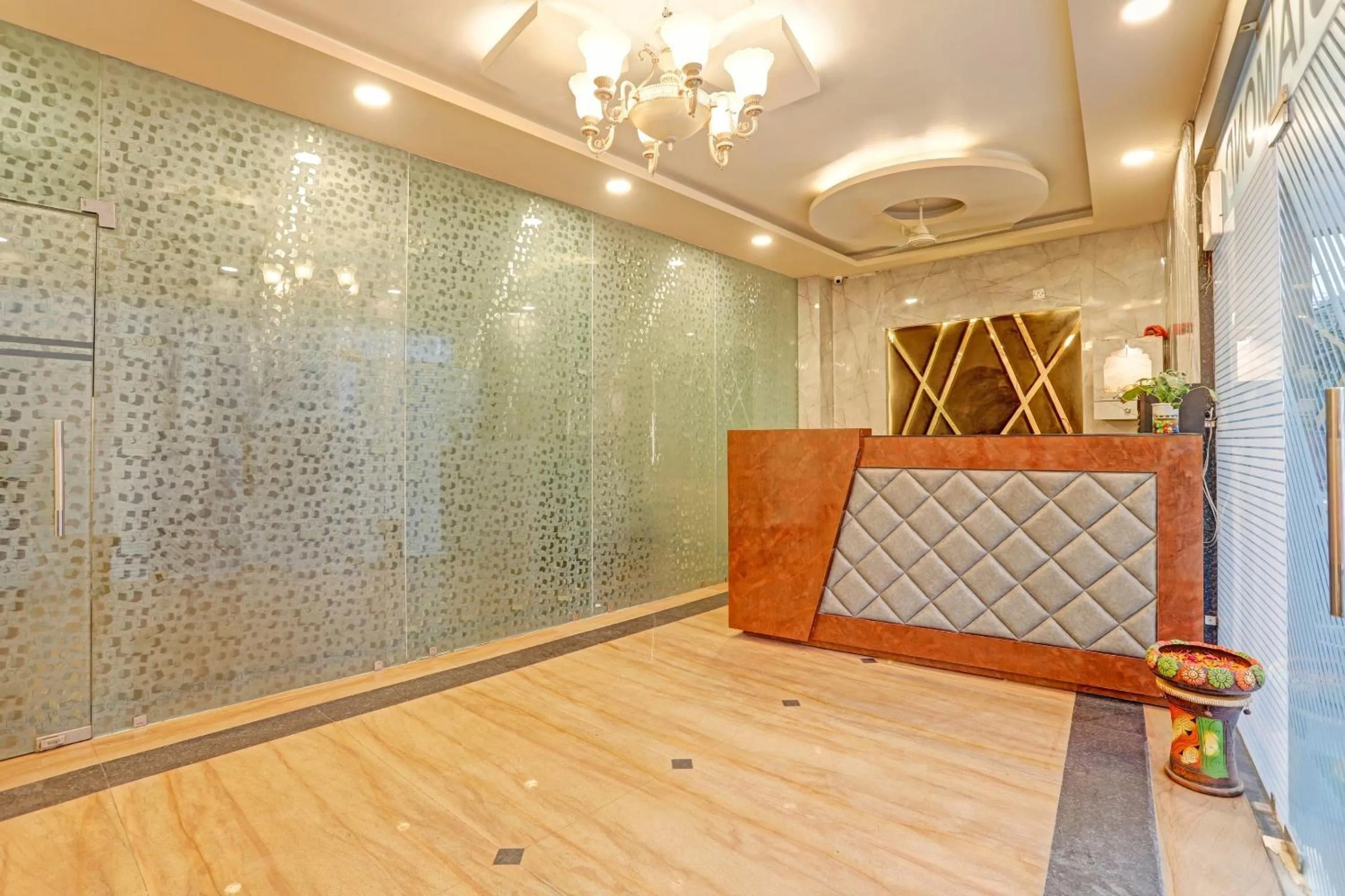 Lobby or reception in Super TOWNHOUSE THE HOTEL DIAMOND VASUNDHARA