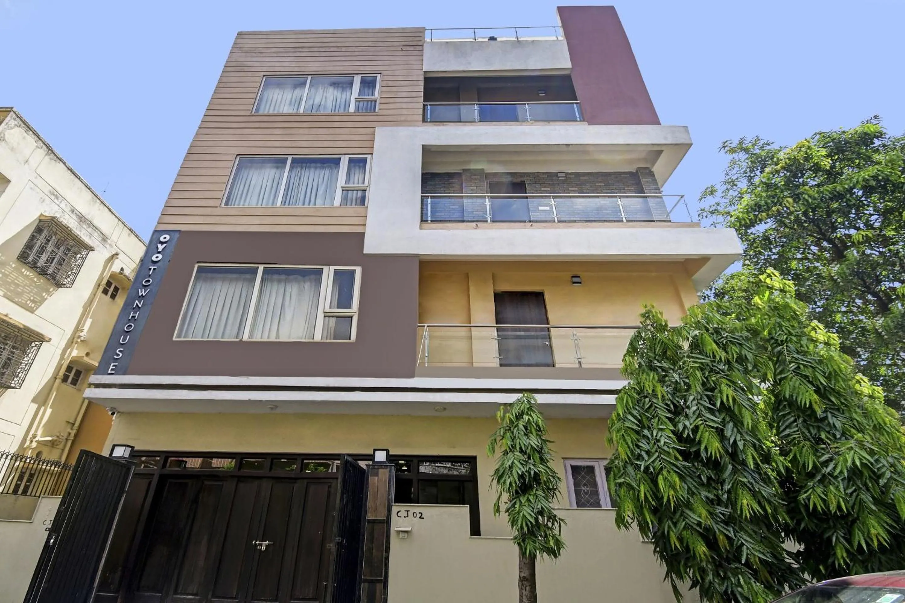 Facade/entrance in Super Townhouse All In One