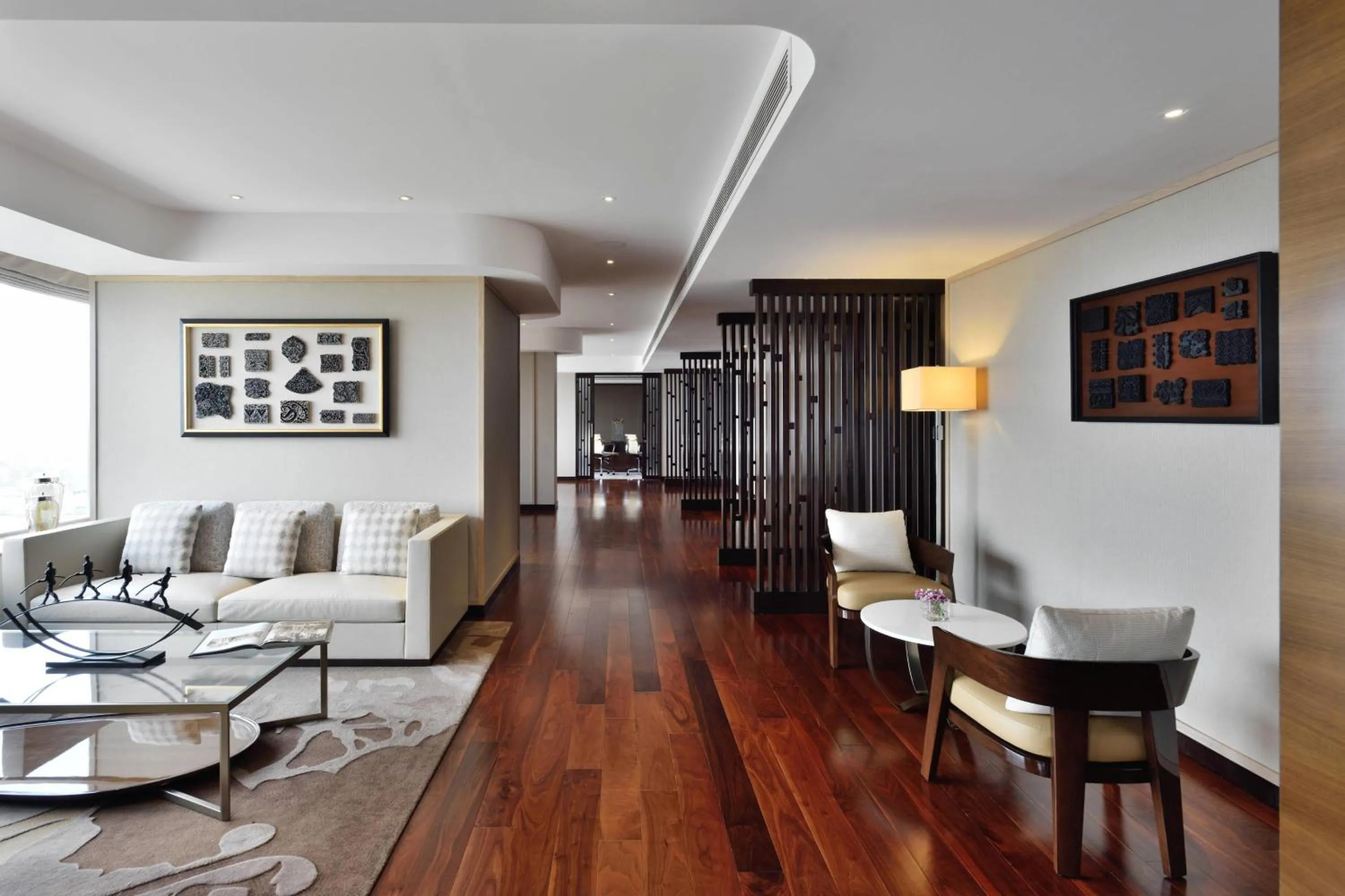 Lounge or bar in Kochi Marriott Hotel