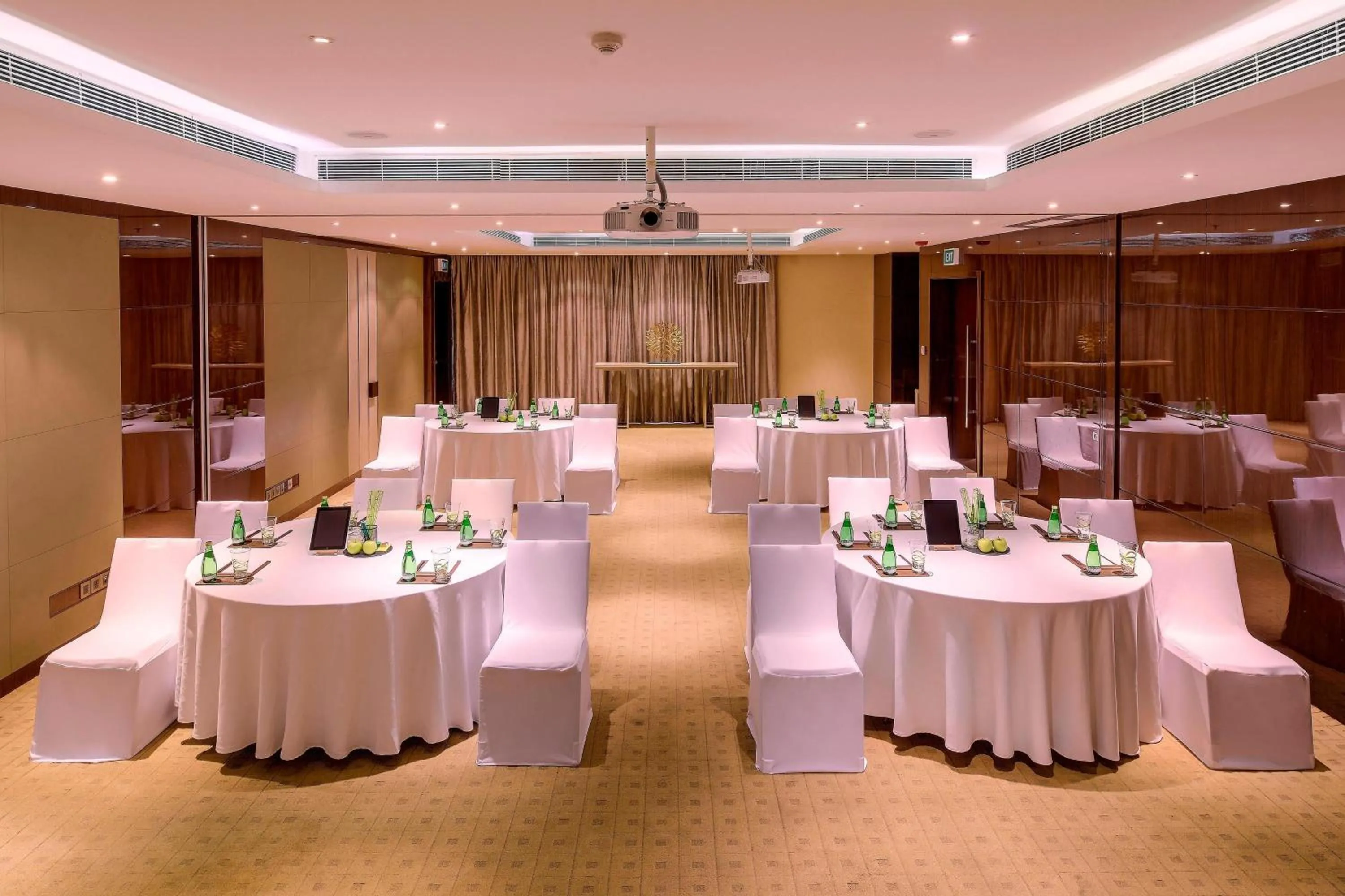 Meeting/conference room in Kochi Marriott Hotel