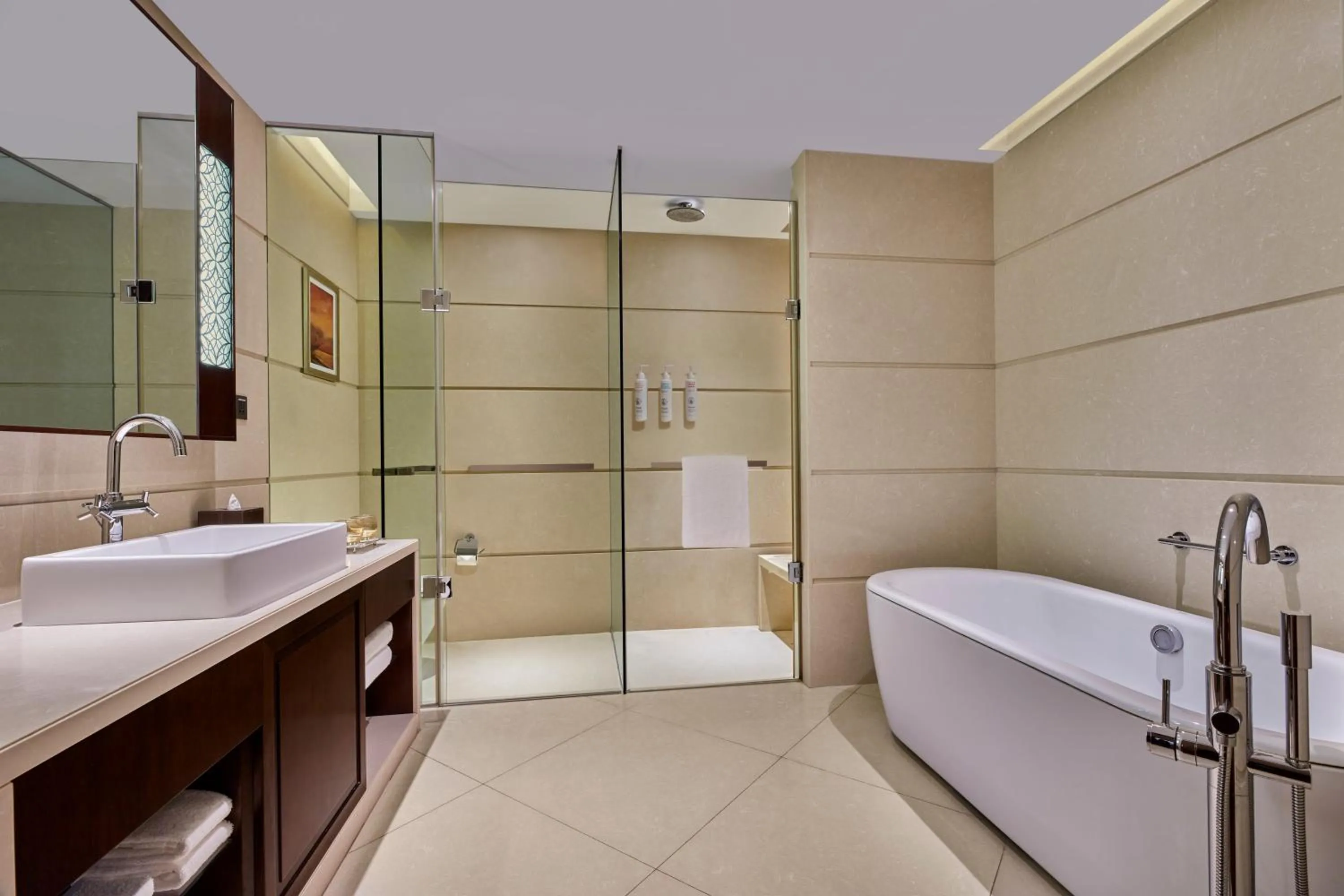 Shower in Kochi Marriott Hotel