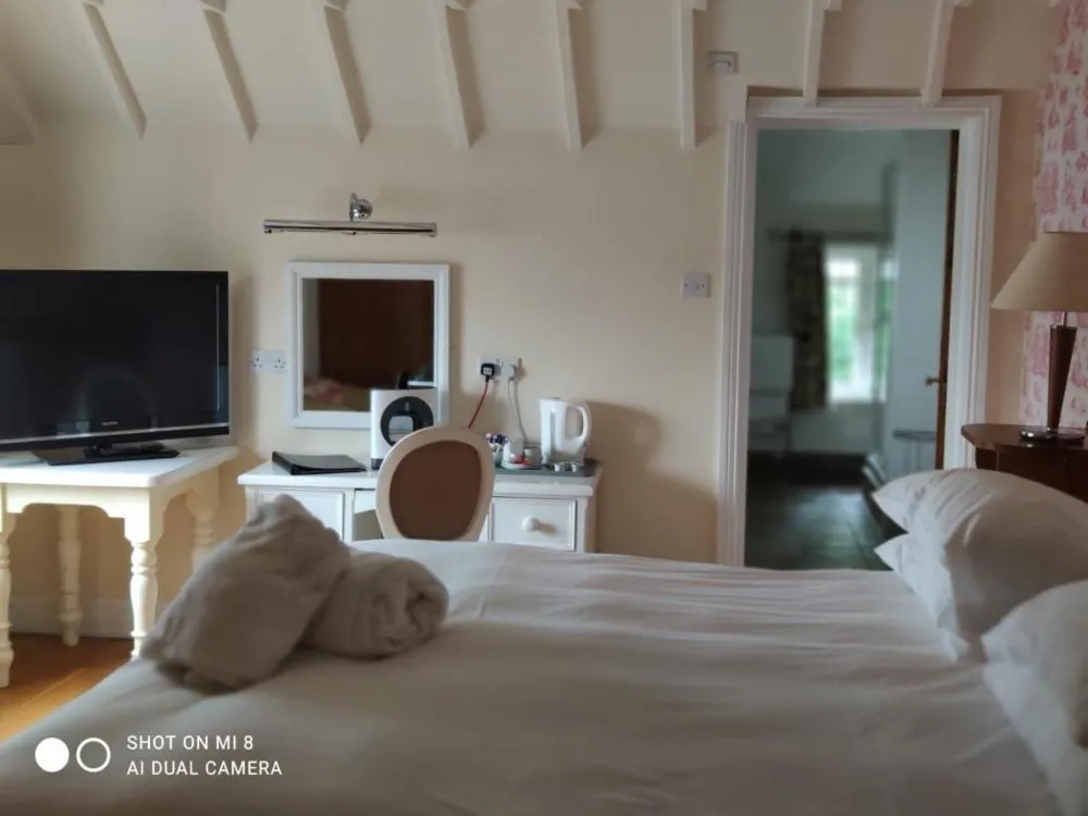 The Thatched Cottage Inn