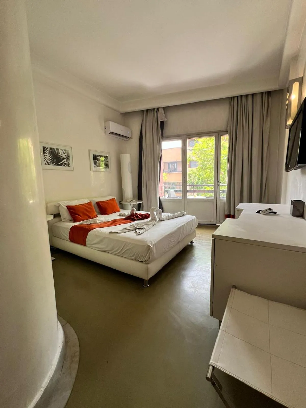 Bed in La Renaissance hôtel Marrakech