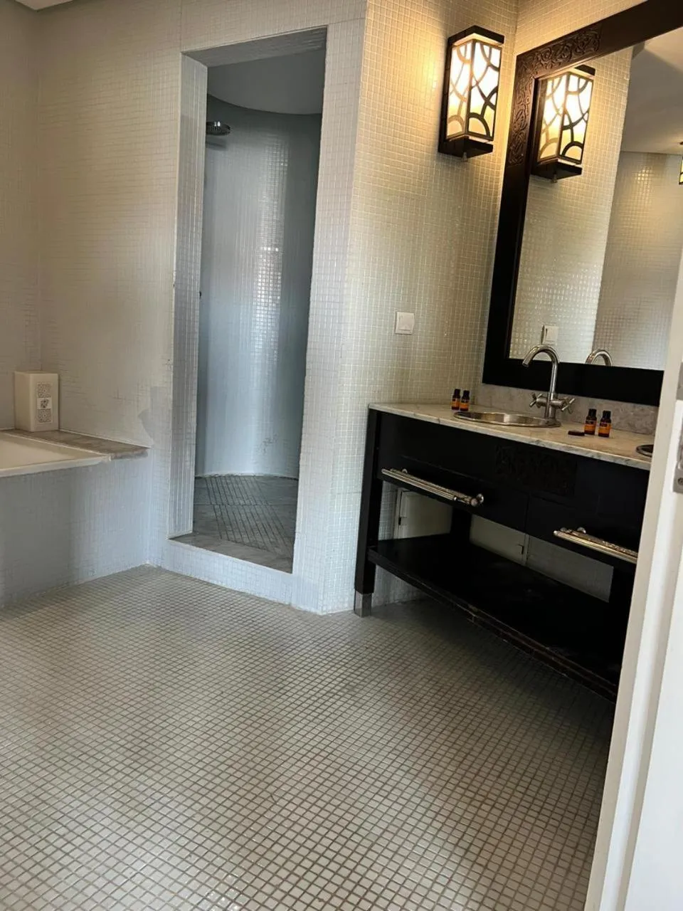 Shower in La Renaissance hôtel Marrakech