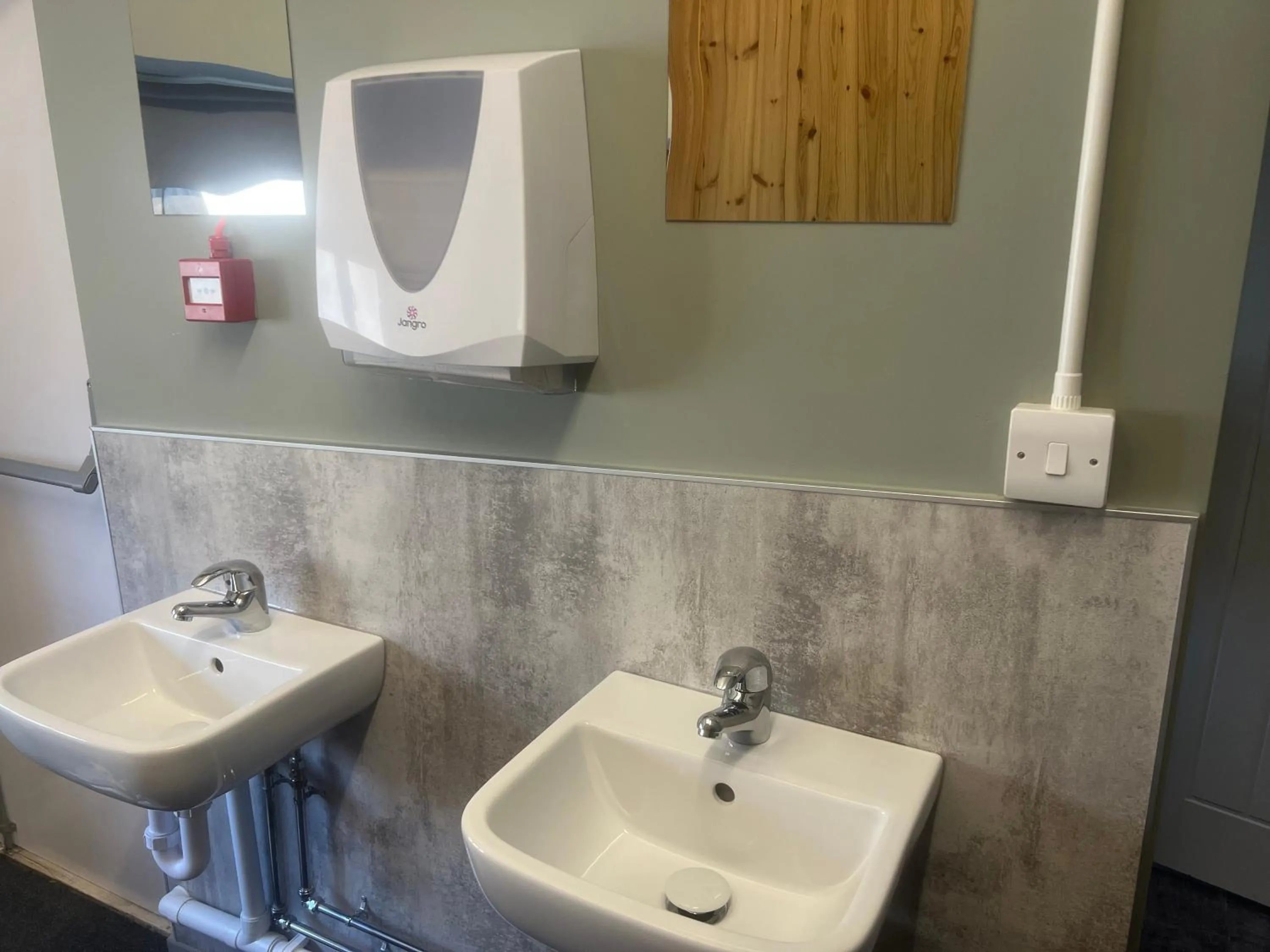 Bathroom in Denton House Hostel