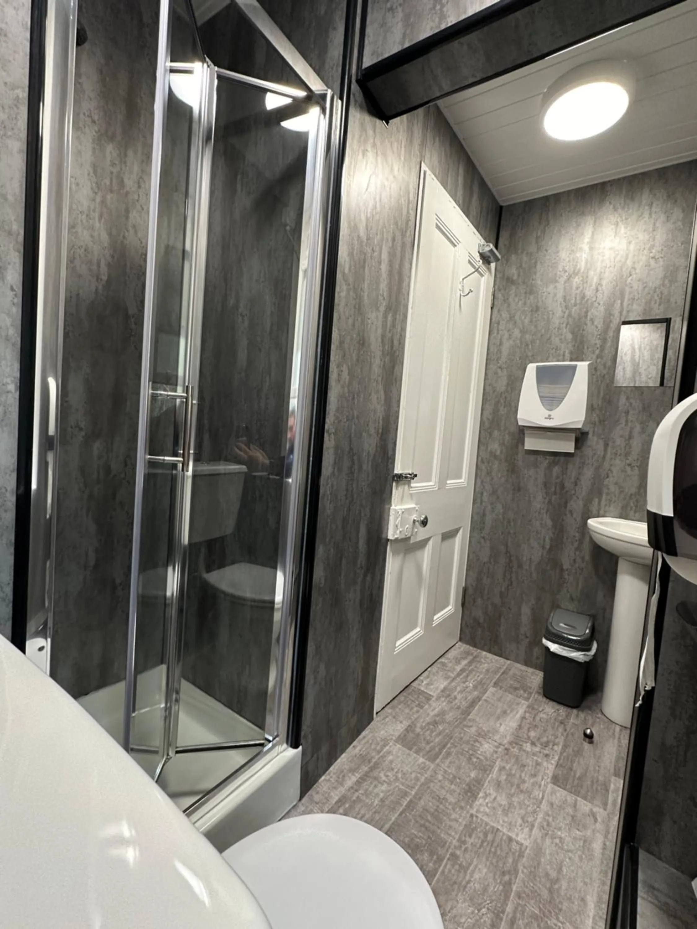 Shower in Denton House Hostel