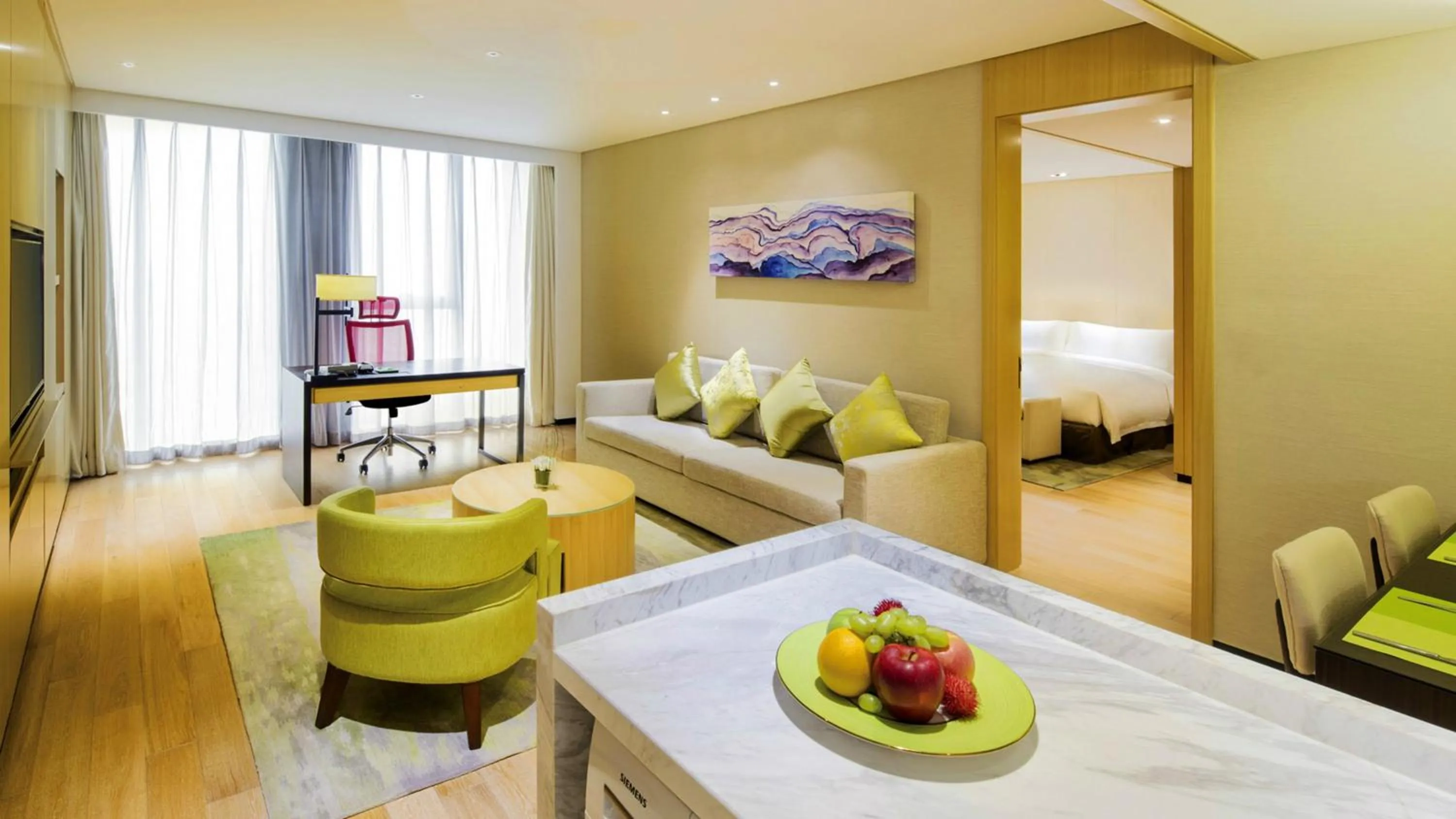 Photo of the whole room, Bed in Holiday Inn Nanjing Qinhuai South Suites by IHG