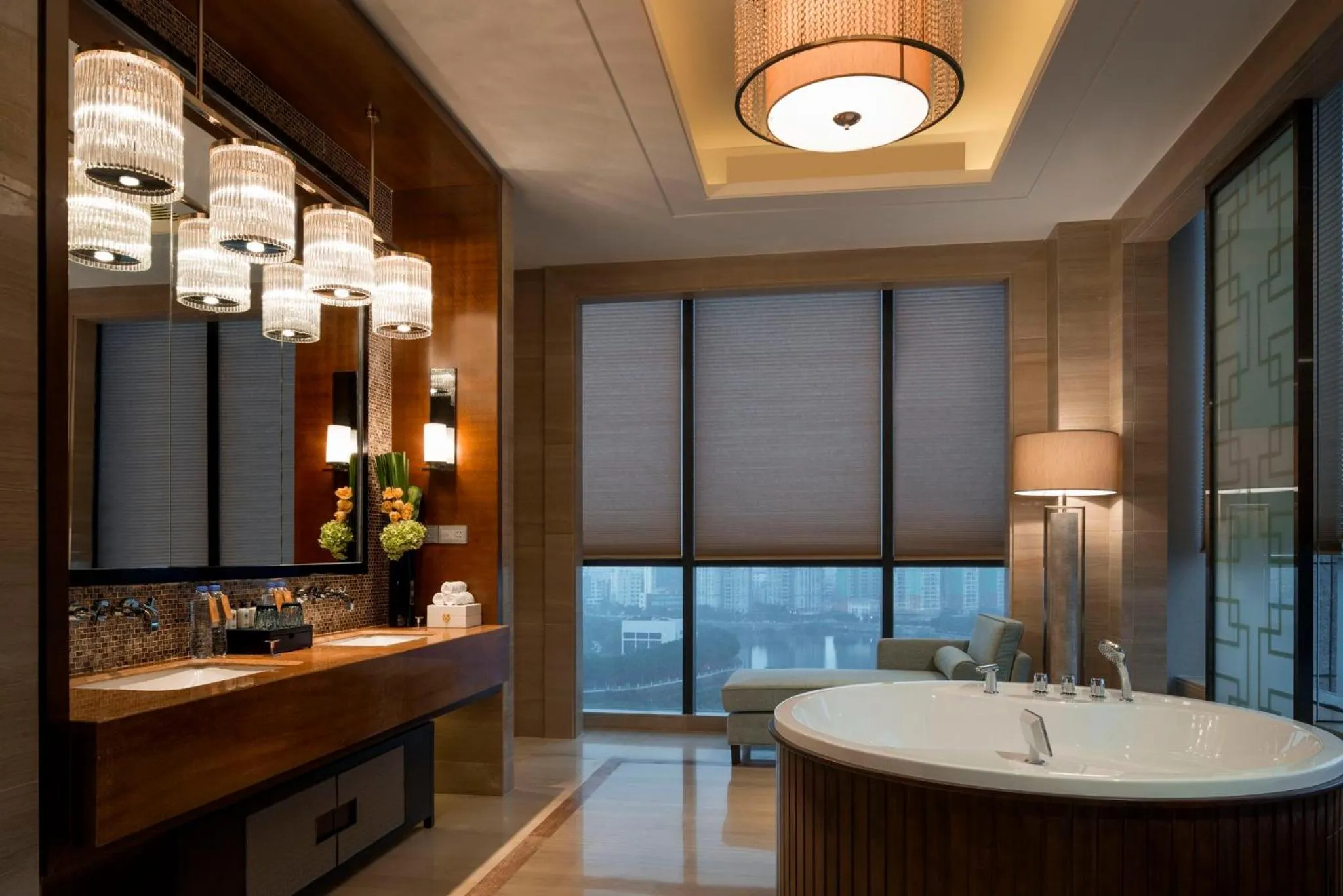 Bathroom in HUALUXE Yangjiang City Center