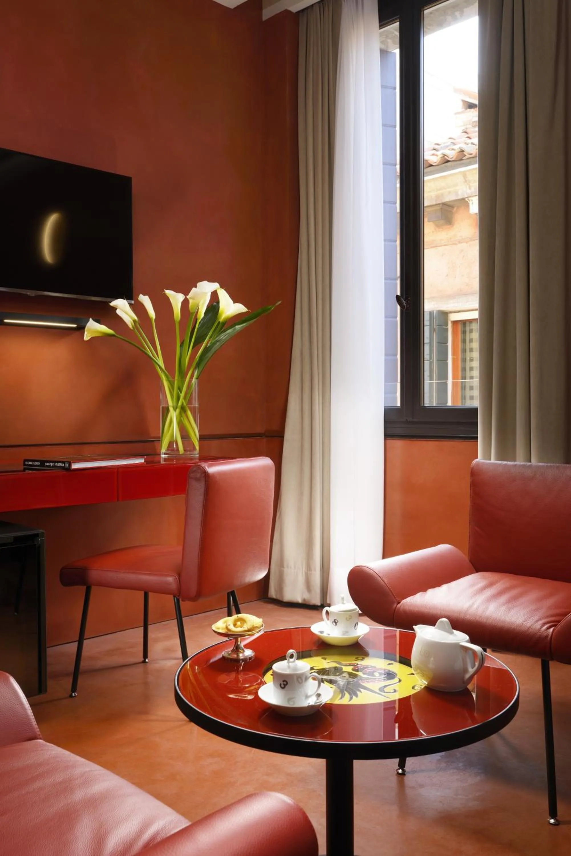 TV and multimedia in Hotel L'Orologio Venezia - WTB Hotels