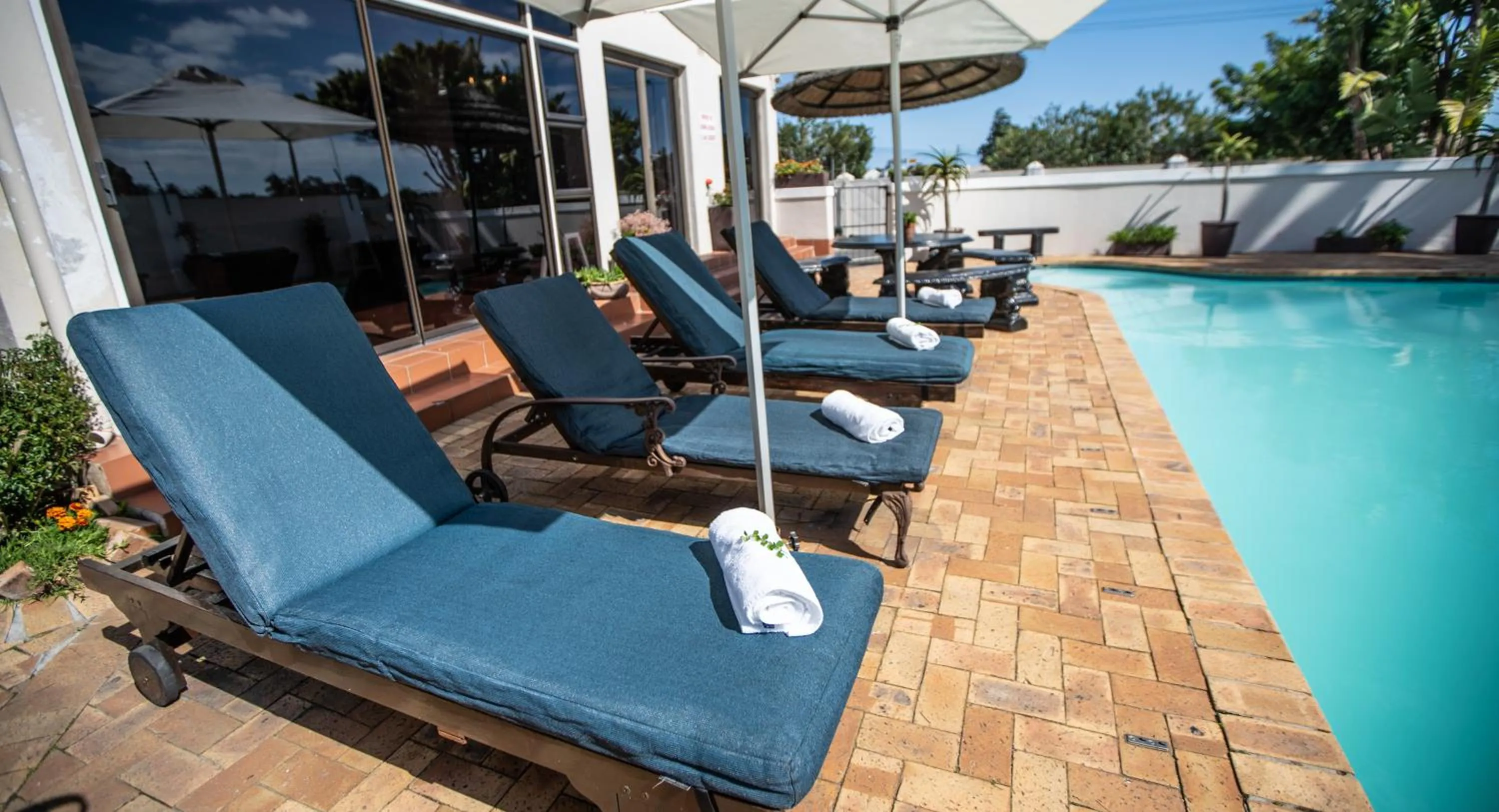 Swimming pool in Woodbridge Lodge