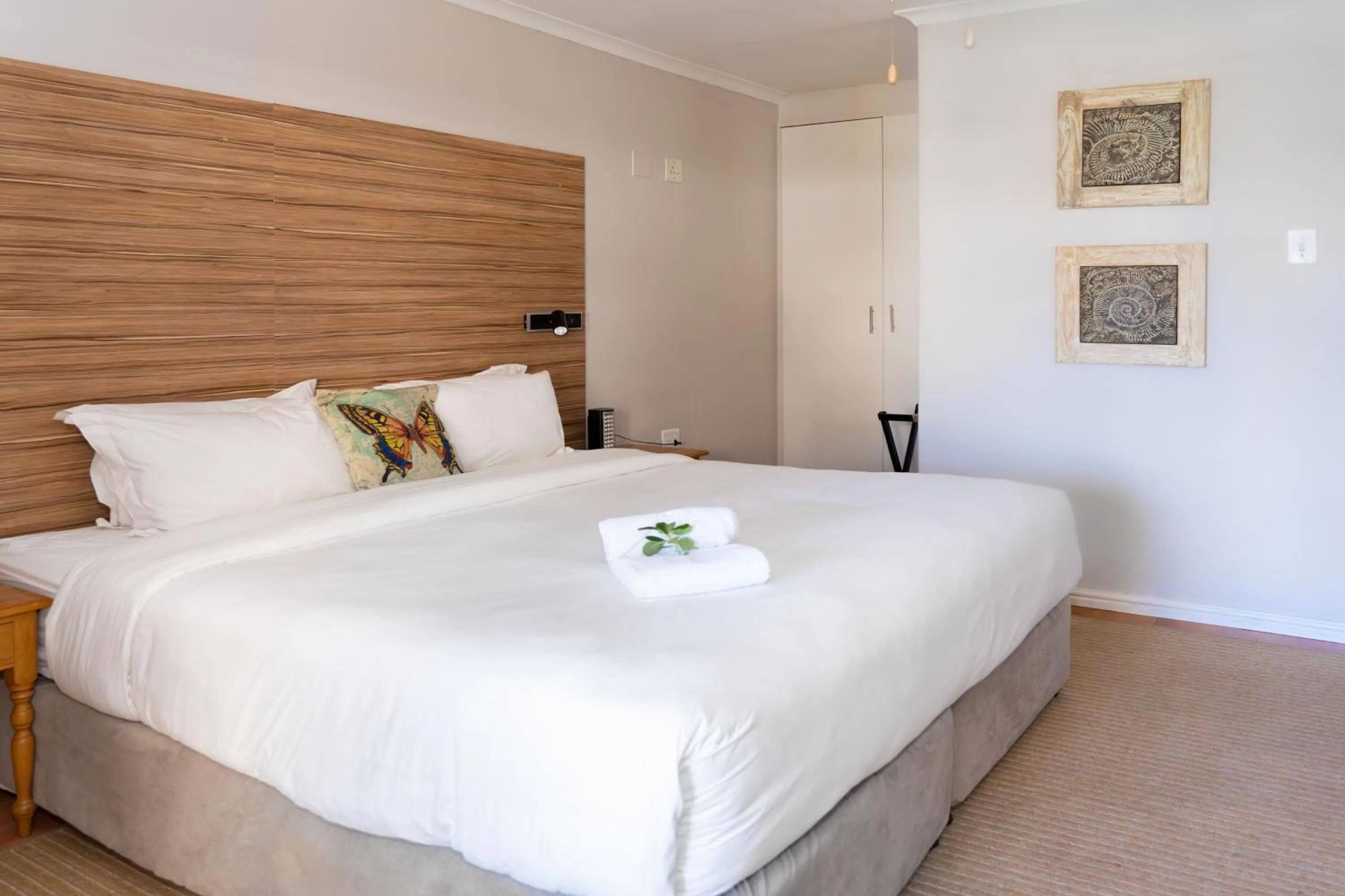 Bedroom, Bed in Woodbridge Lodge