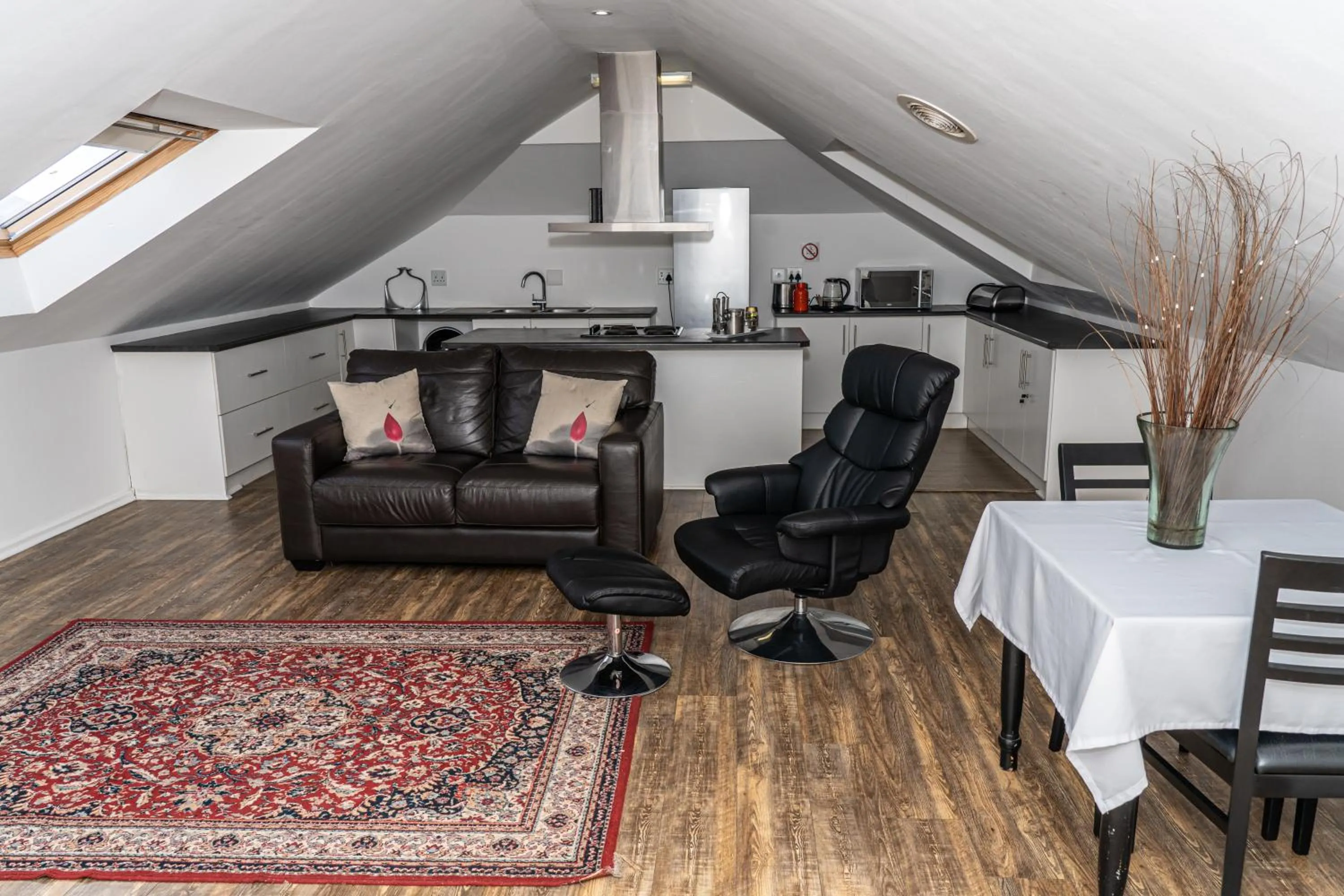 Kitchen or kitchenette in Woodbridge Lodge