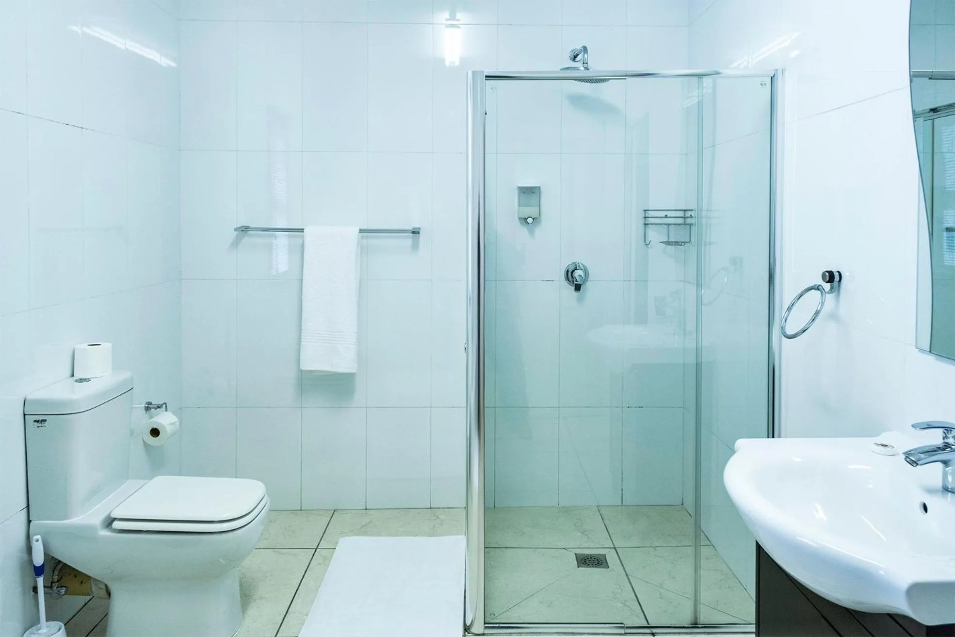 Bathroom in Woodbridge Lodge
