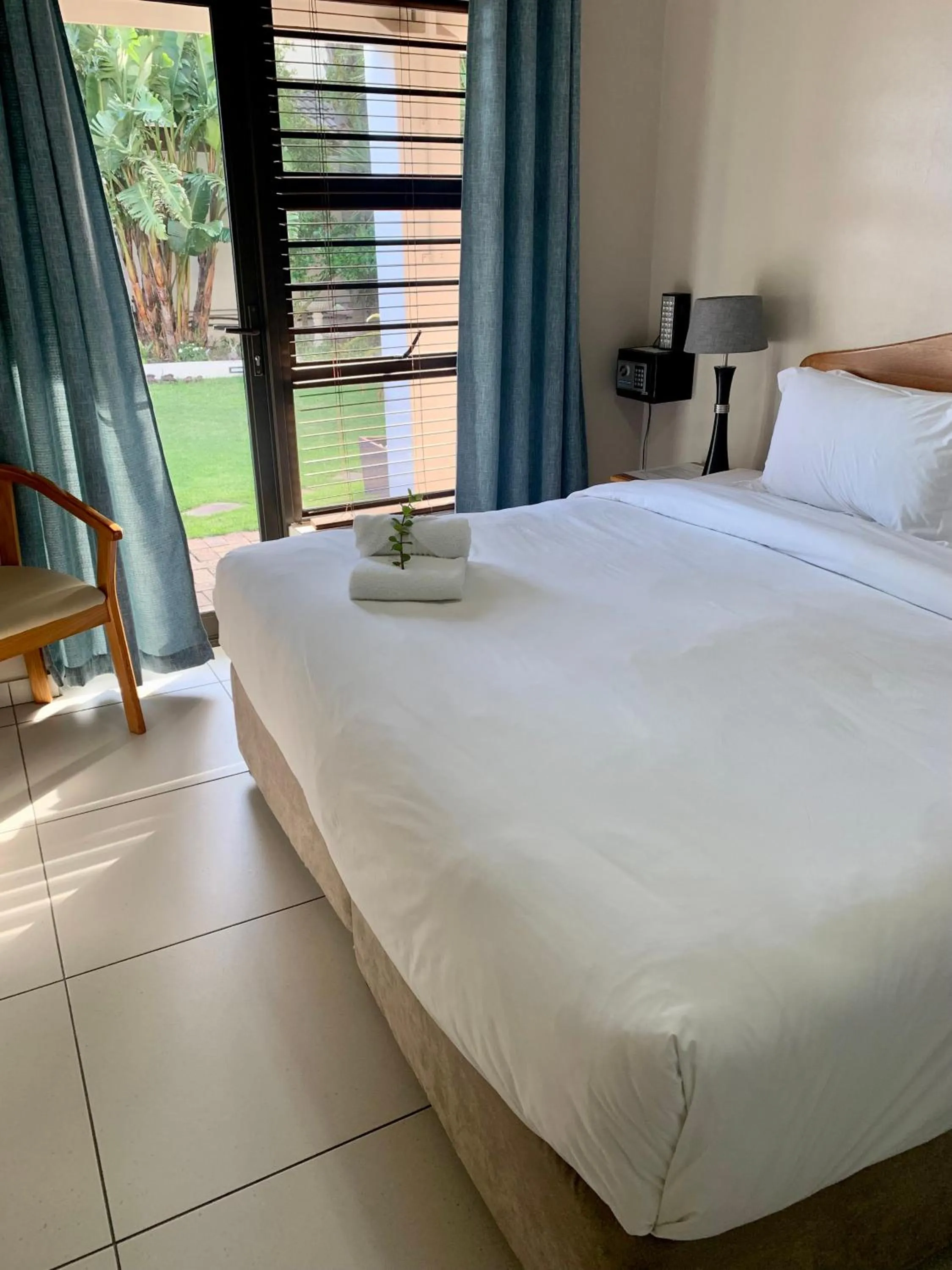 Bedroom, Bed in Woodbridge Lodge