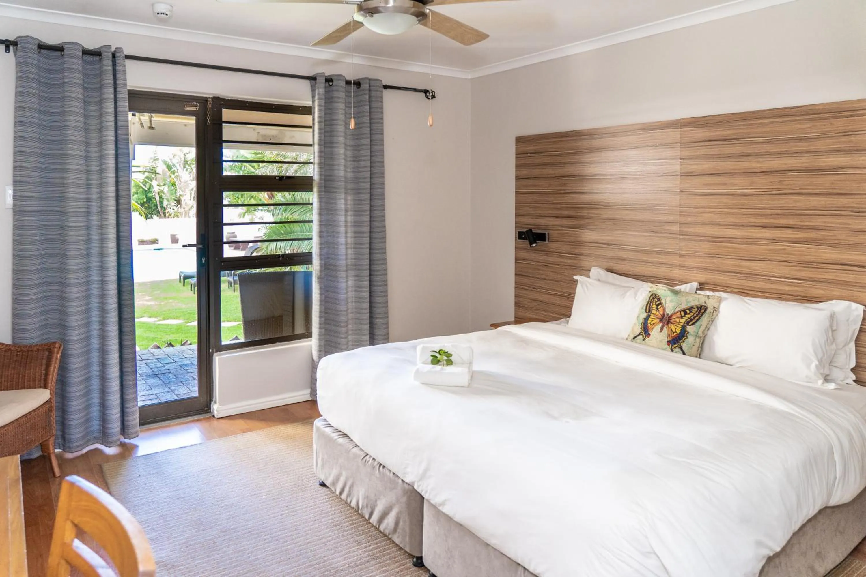 Bedroom, Bed in Woodbridge Lodge