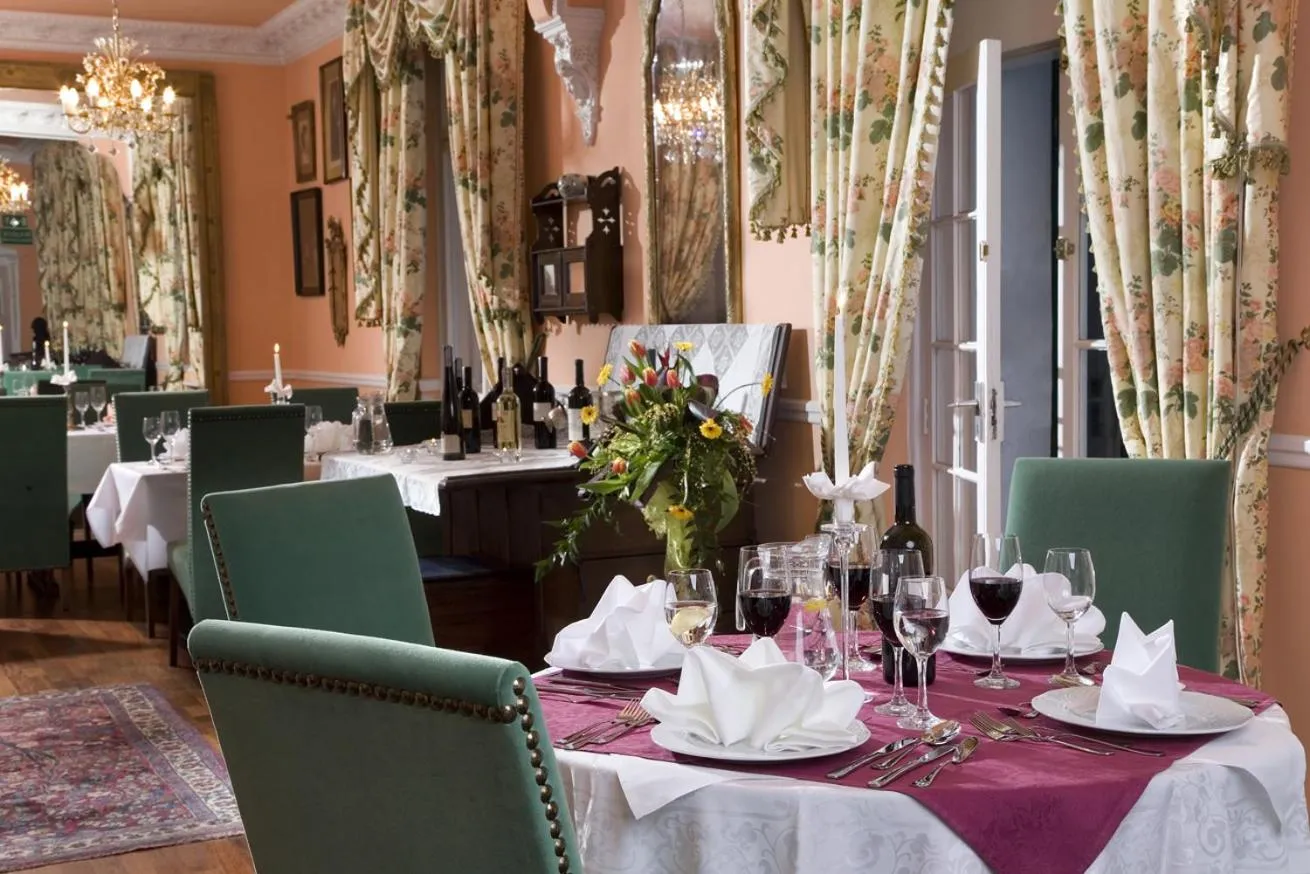 Restaurant/places to eat in Hotel Garden