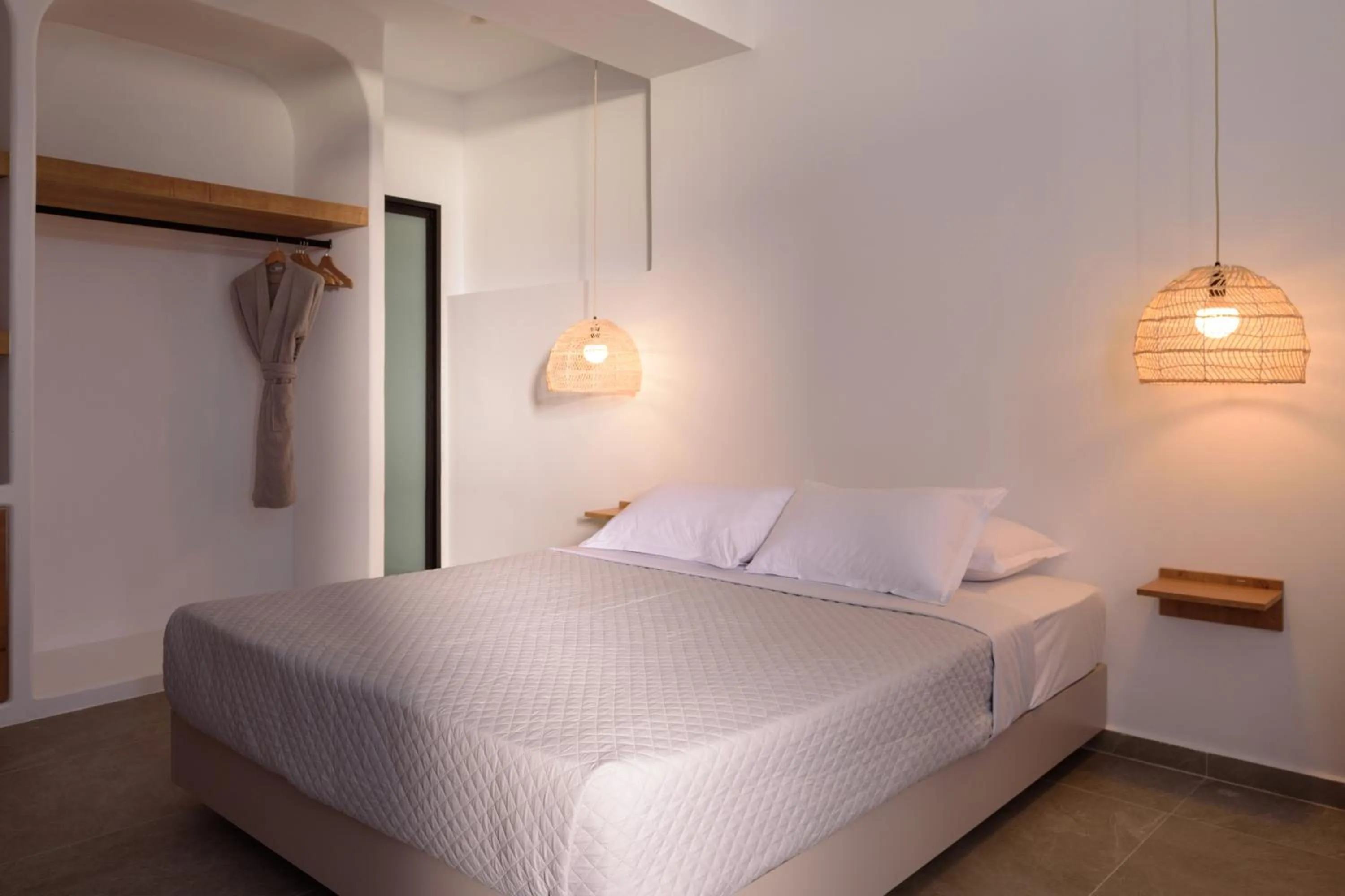 Bed in Elia Caldera Suites