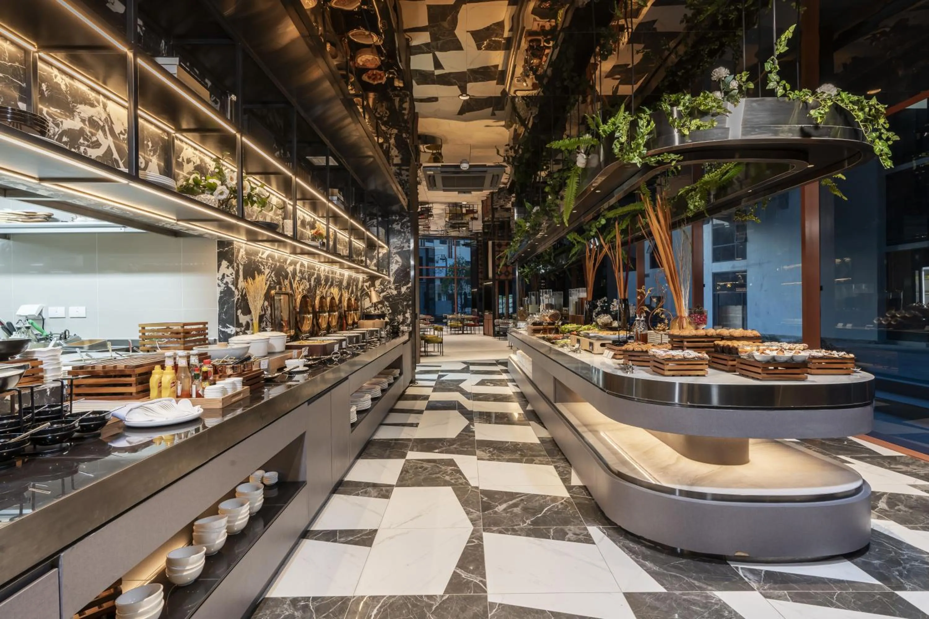 Restaurant/places to eat in Cassia Rama 9 Bangkok, part of Banyan Group