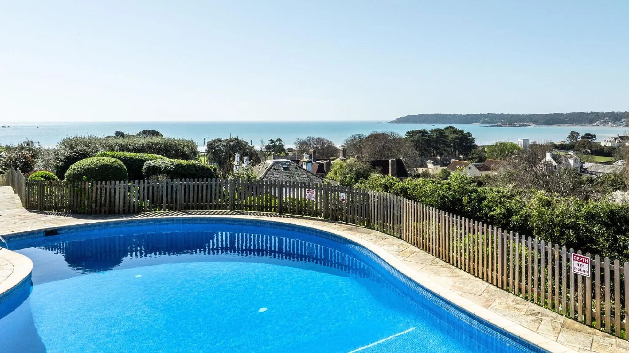 Swimming pool in Hotel Cristina