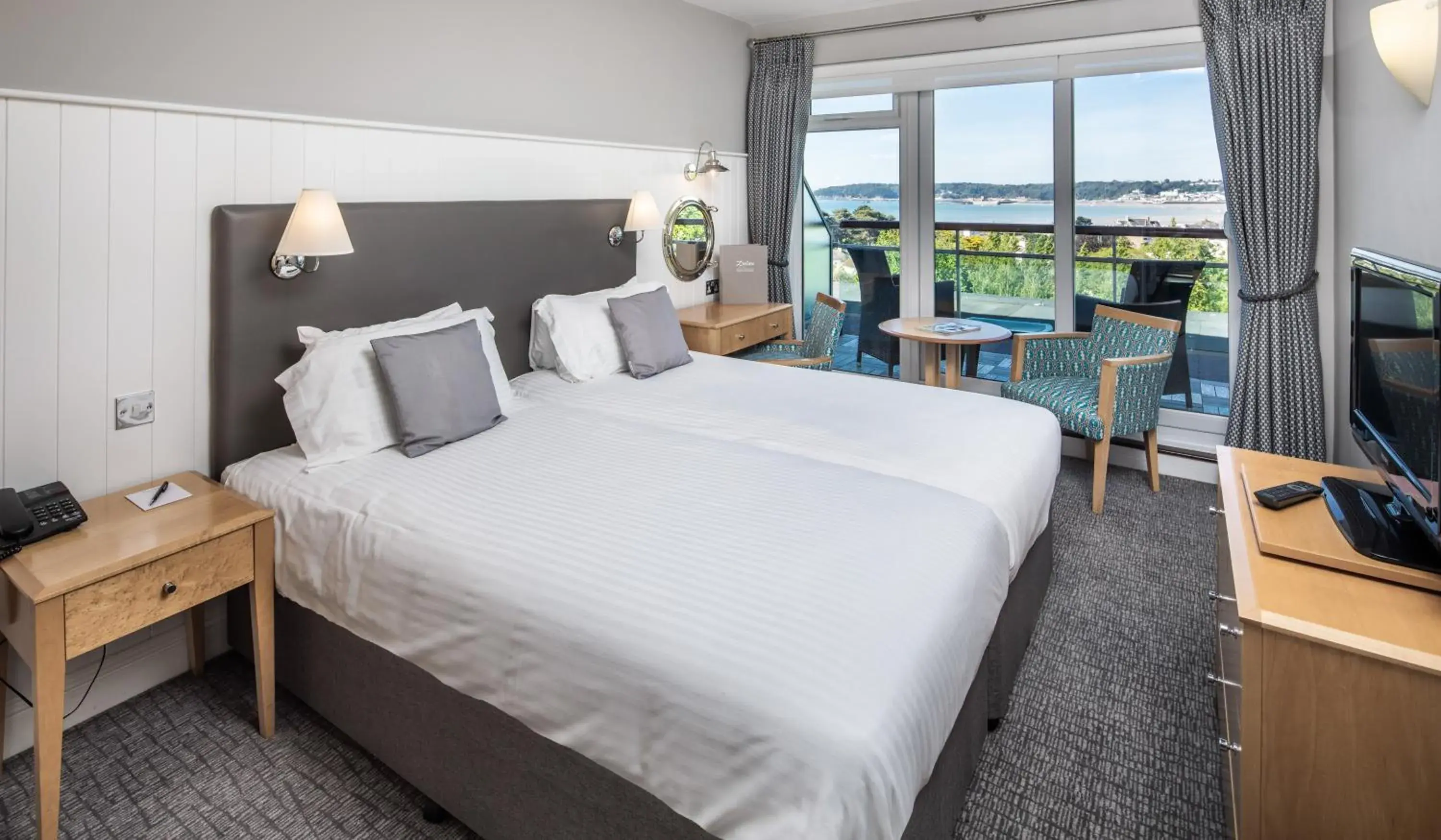 Twin/Double Sea View & Balcony in Hotel Cristina Twin/Double Sea View & Balcony in Hotel Cristina