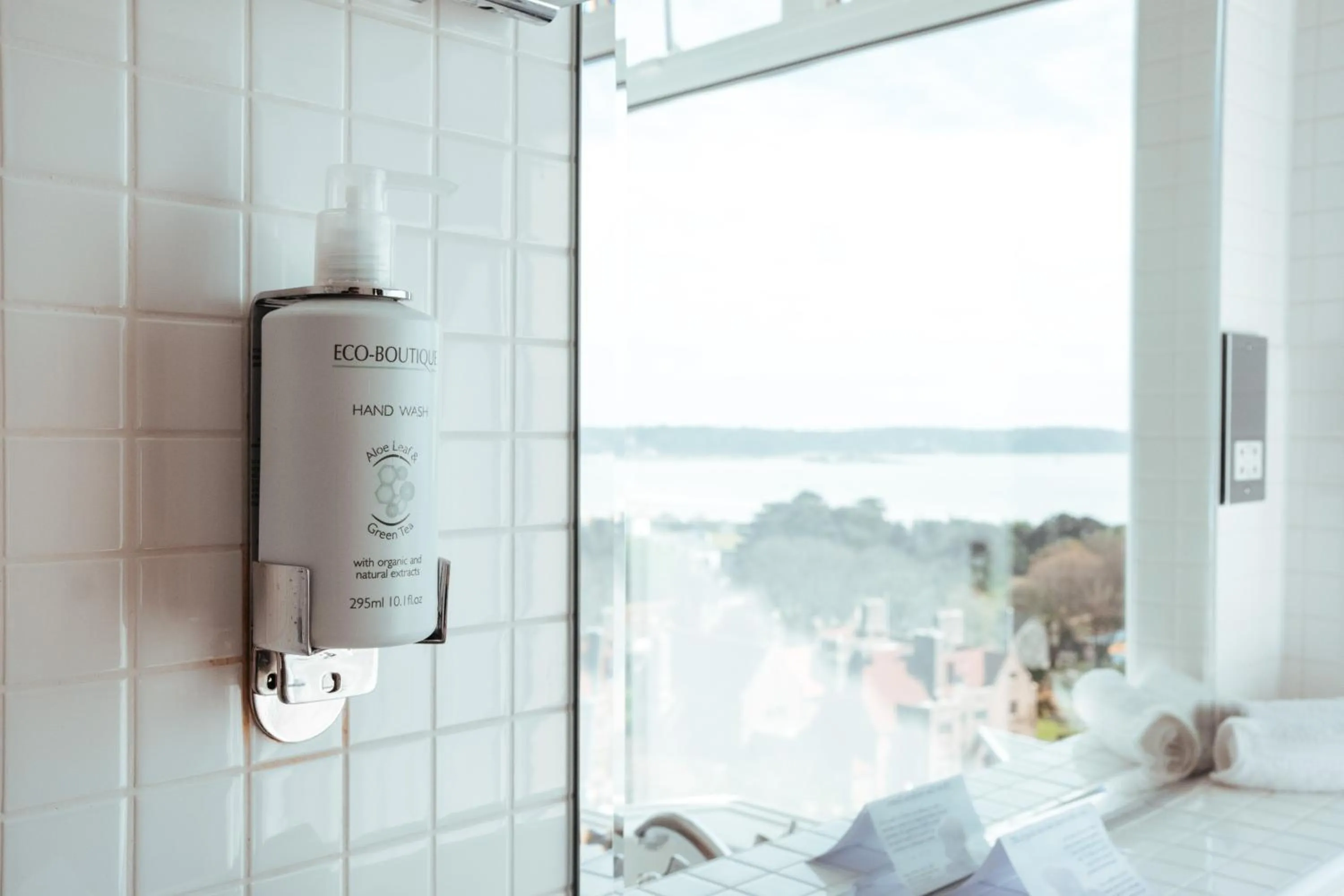 Bathroom, Bed in Hotel Cristina