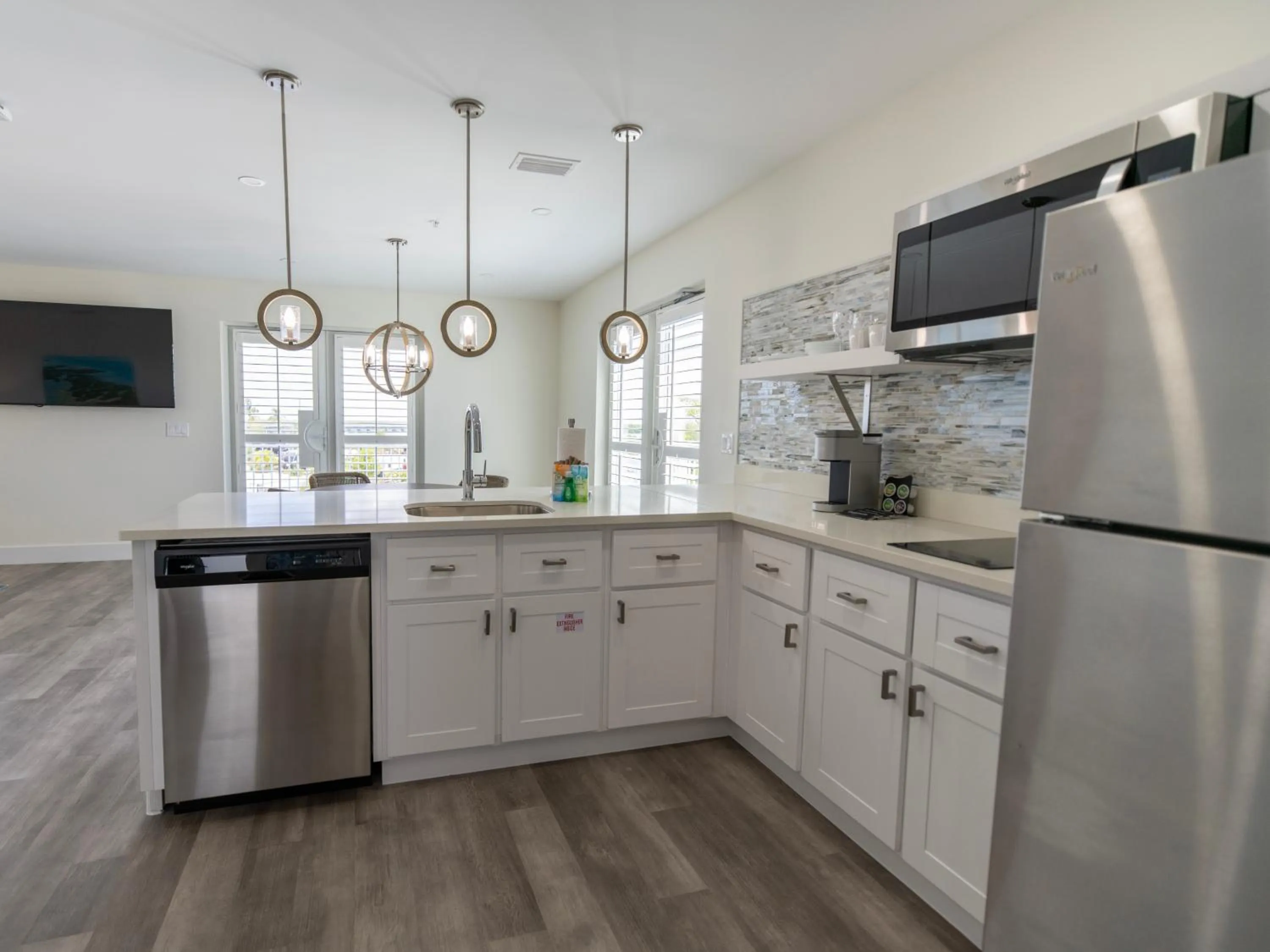 Kitchen or kitchenette in Sugarloaf Key Hotel at KOA Resort