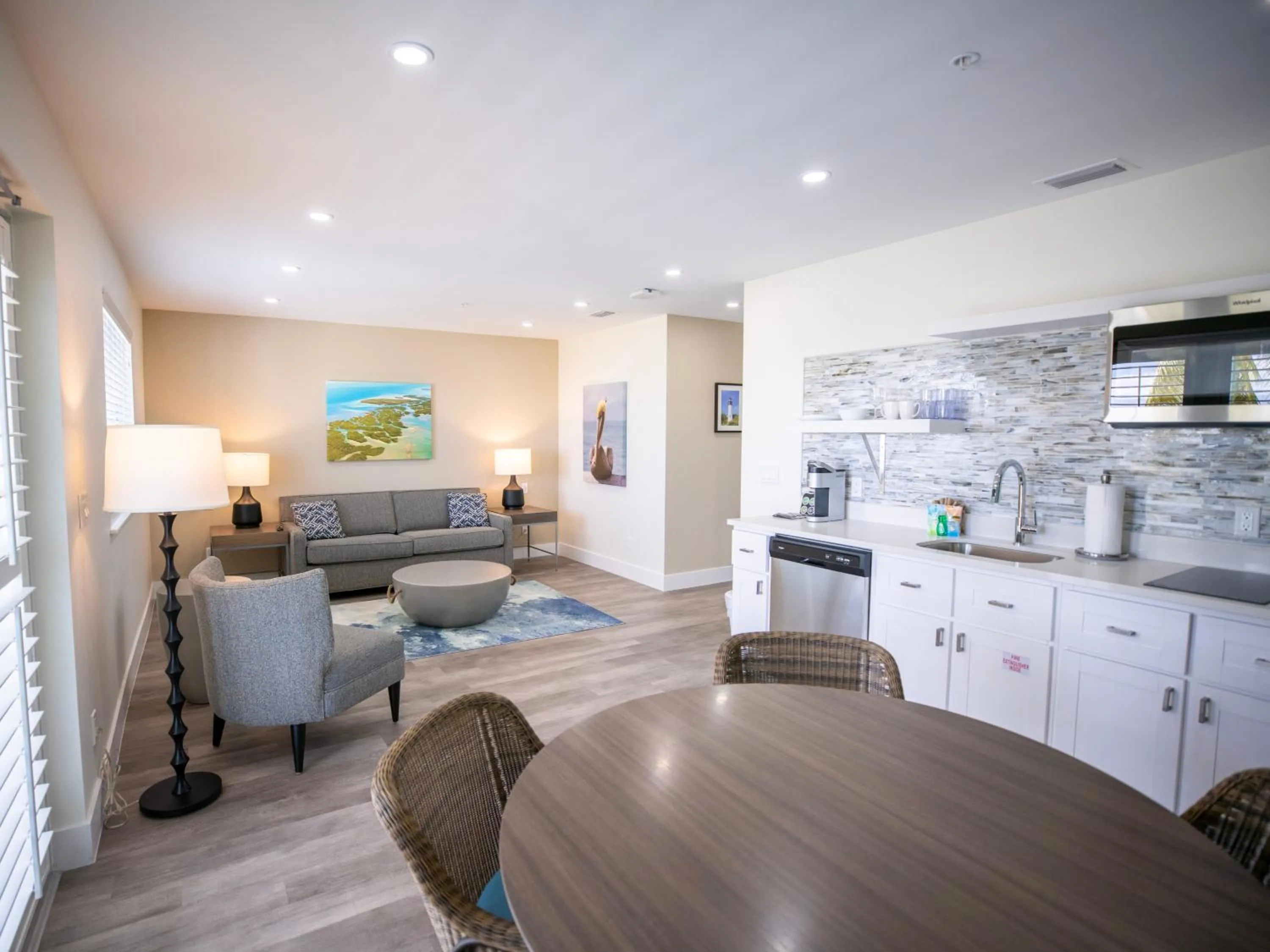 Kitchen or kitchenette in Sugarloaf Key Hotel at KOA Resort