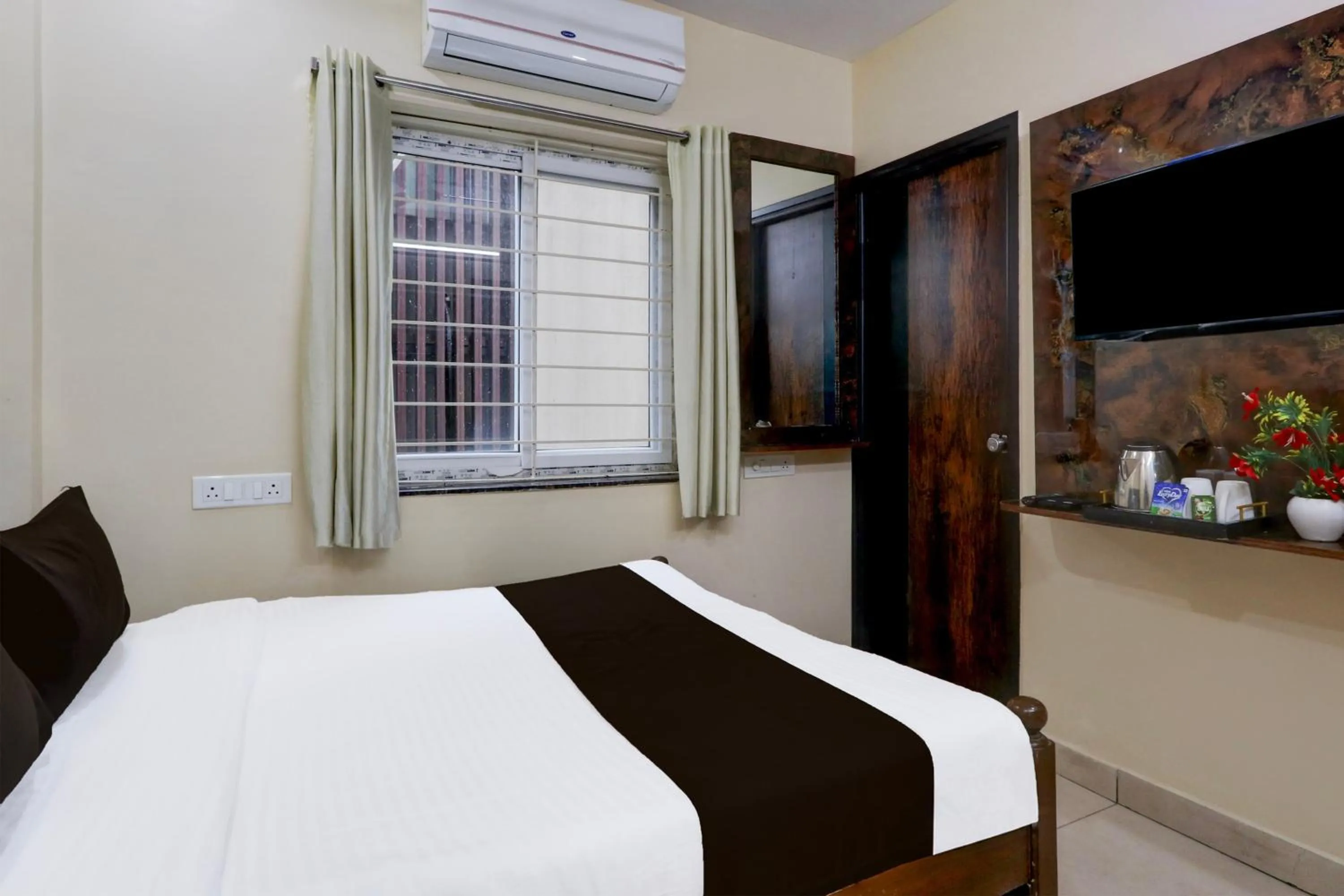 Bedroom, Bed in Hotel O Sai Manikanta Homes