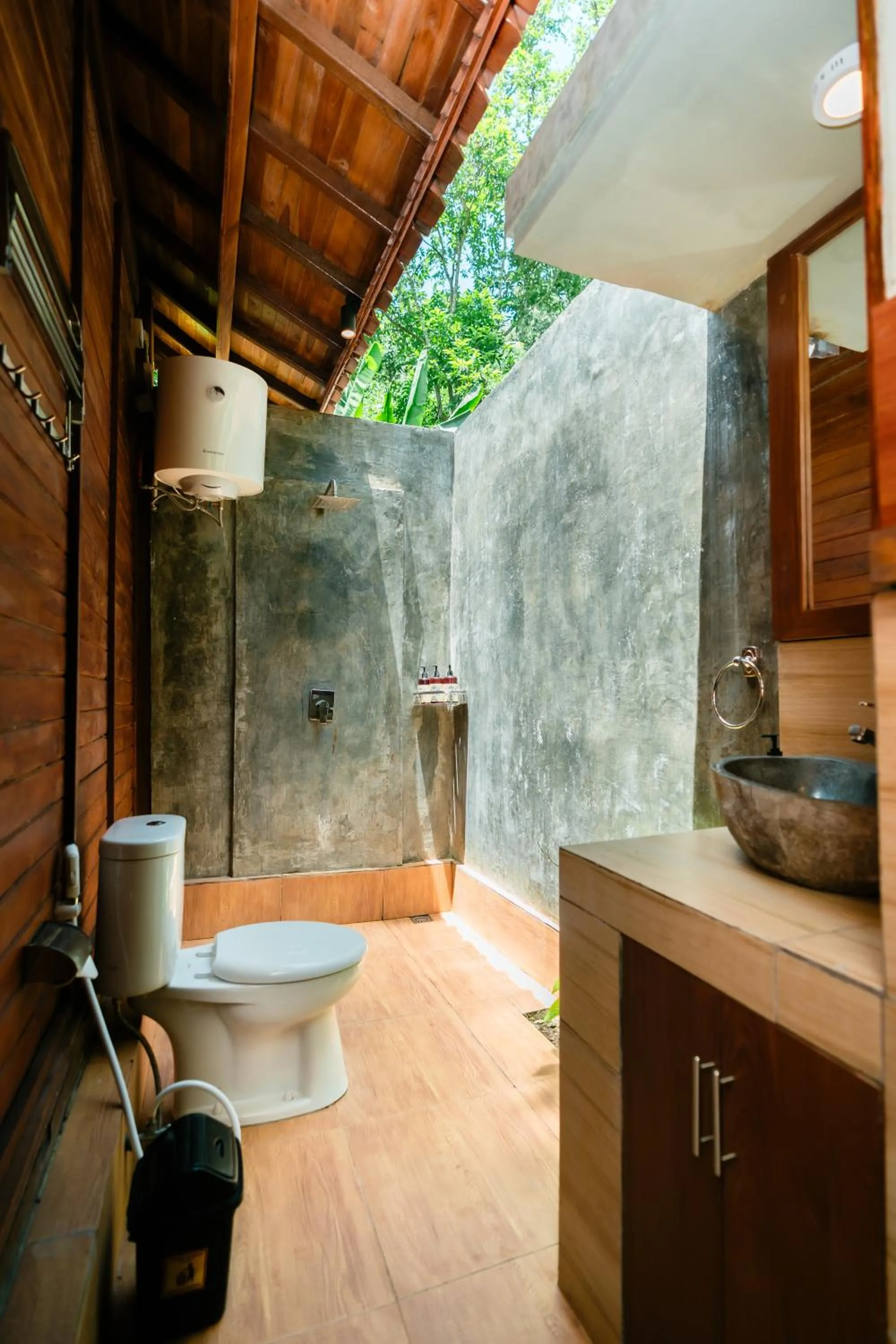 Toilet in Ngesil Private Joglo & Pool