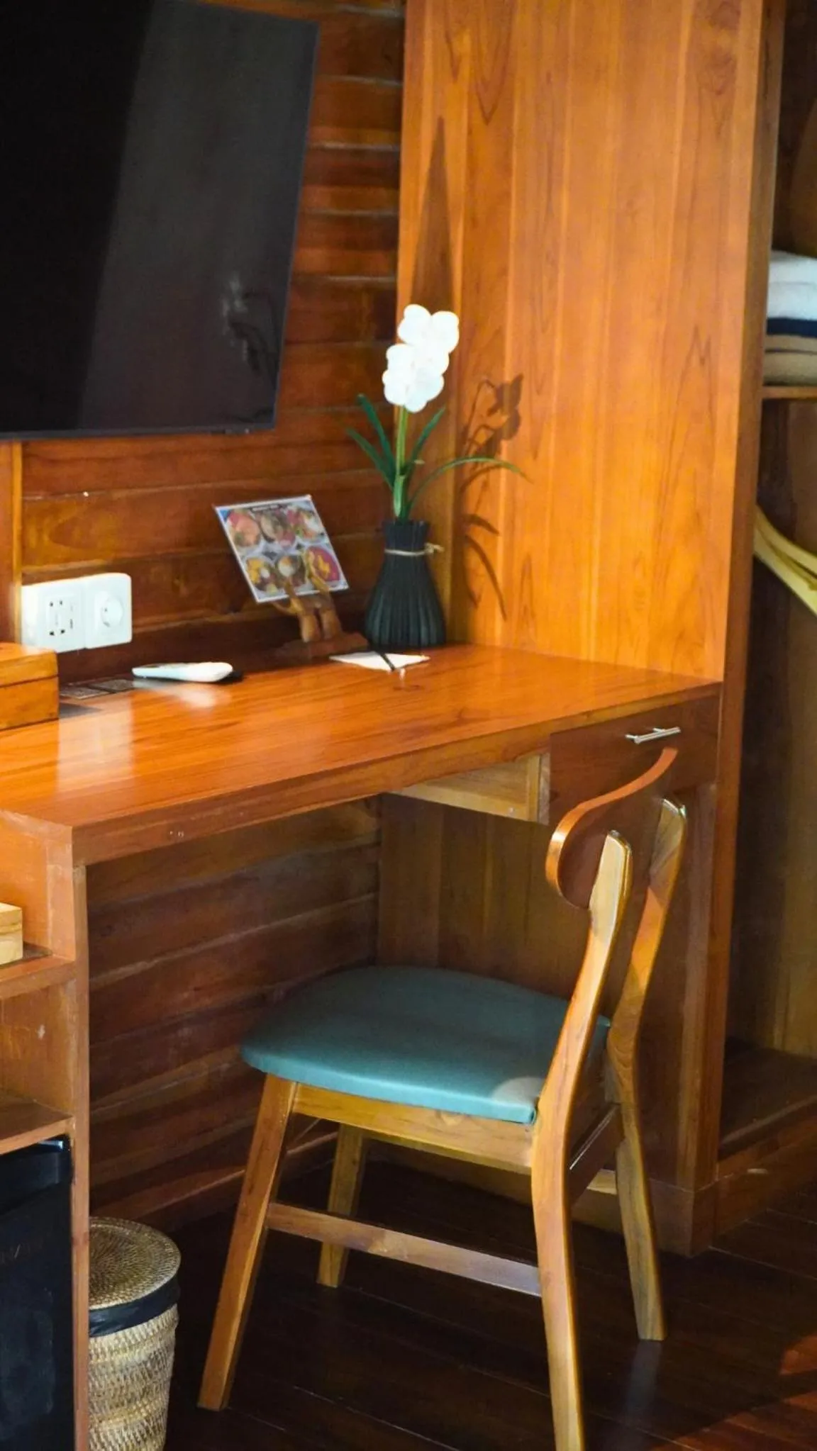 TV and multimedia in Ngesil Private Joglo & Pool