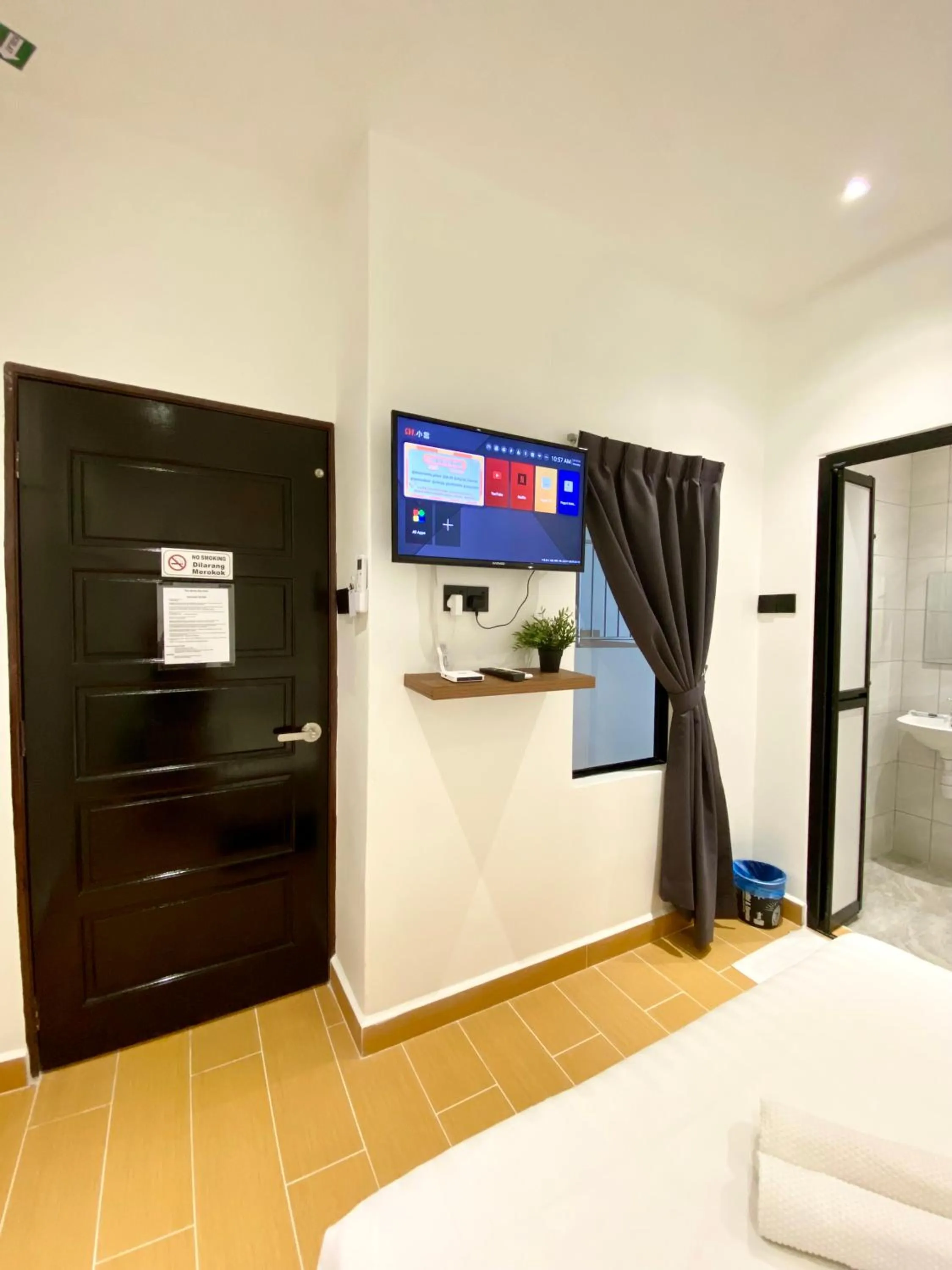 TV and multimedia in The 6N by Sky Hive