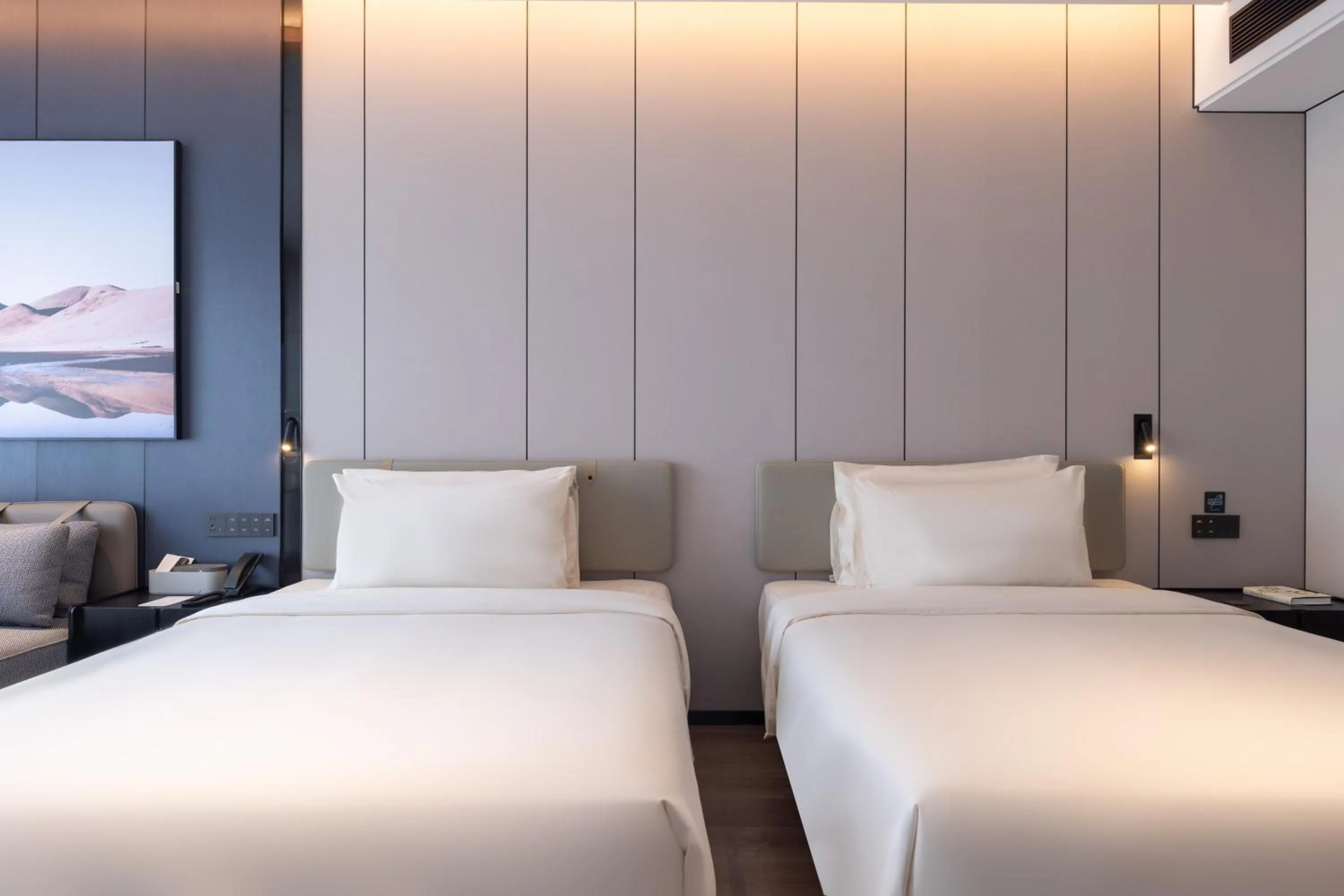 Bed in Atour Hotel Guangzhou Baiyun Station Julong Metro Station