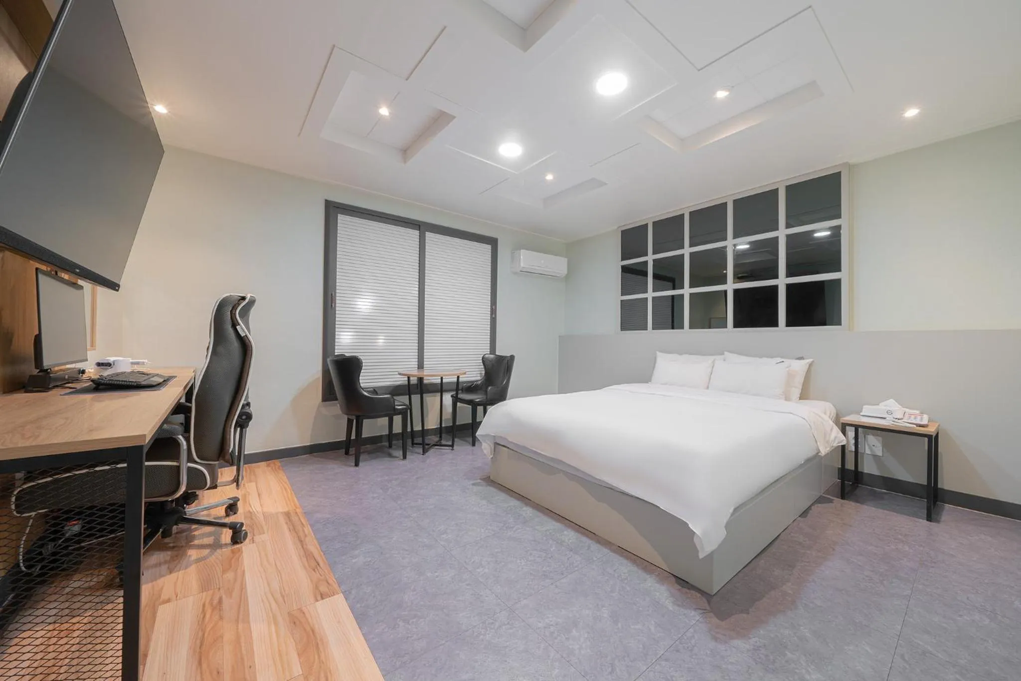 Bed in Curve Hotel Iksan