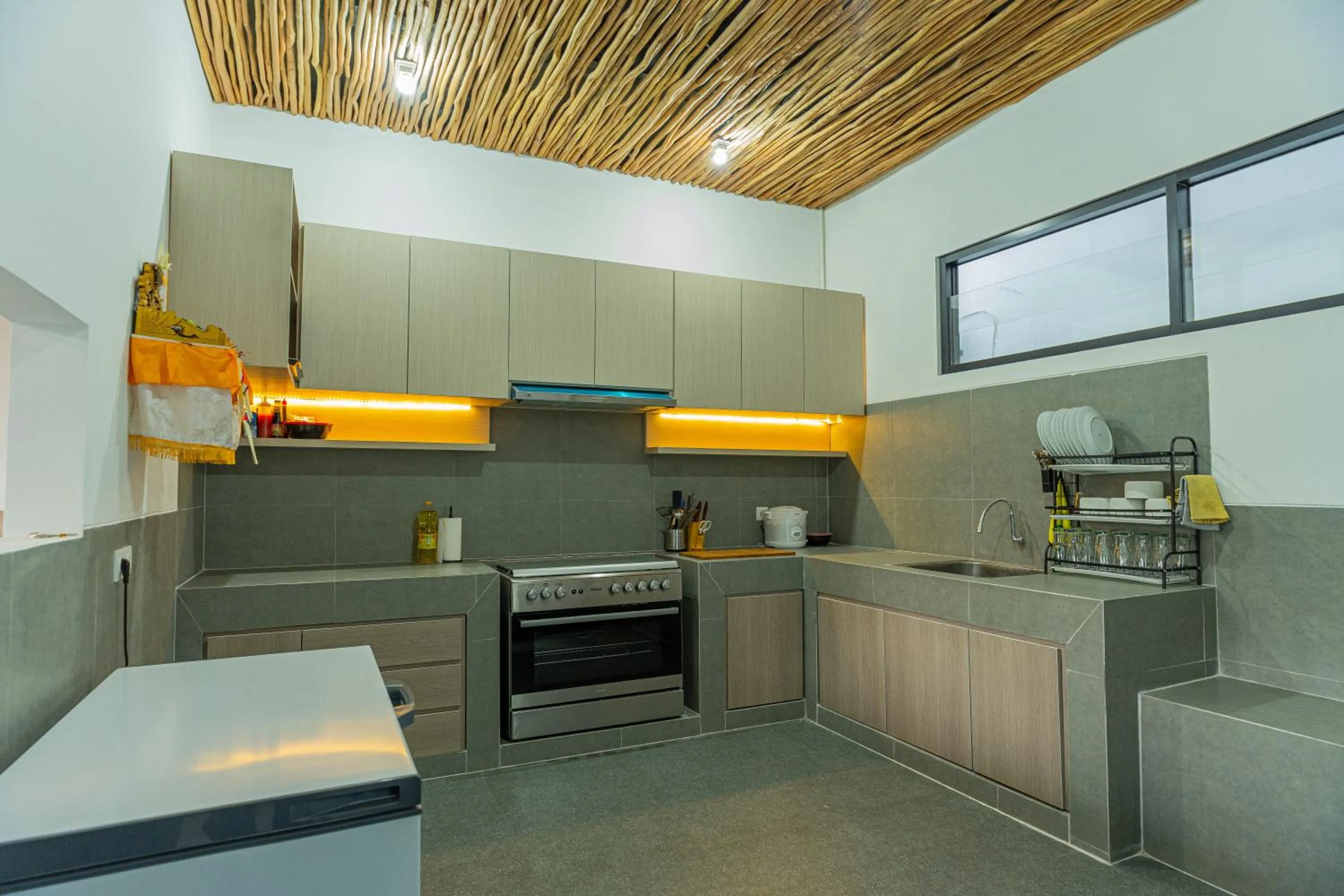 Kitchen or kitchenette in Nooju Pererenan