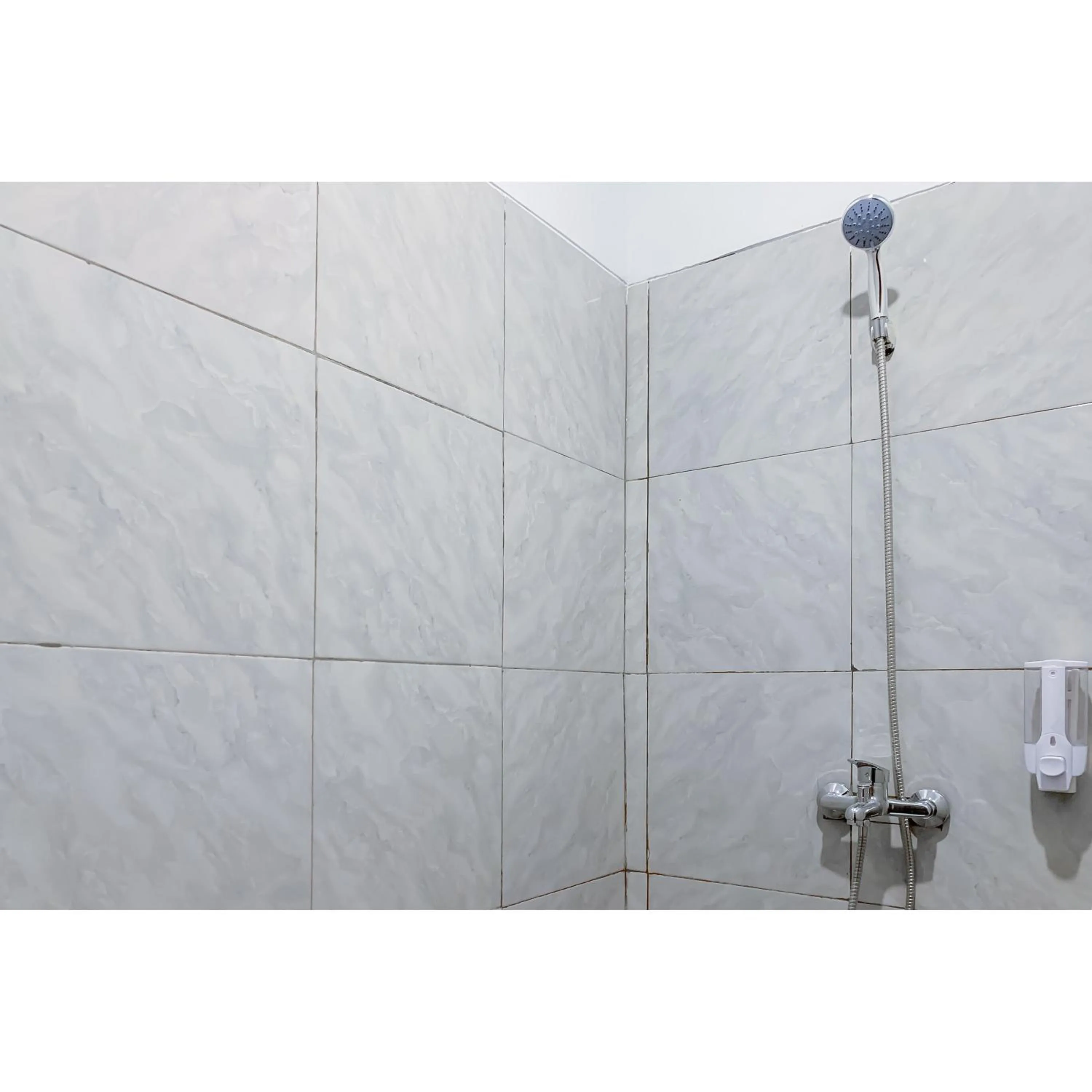 Bathroom in RedDoorz Plus at D San Residence Buah Batu