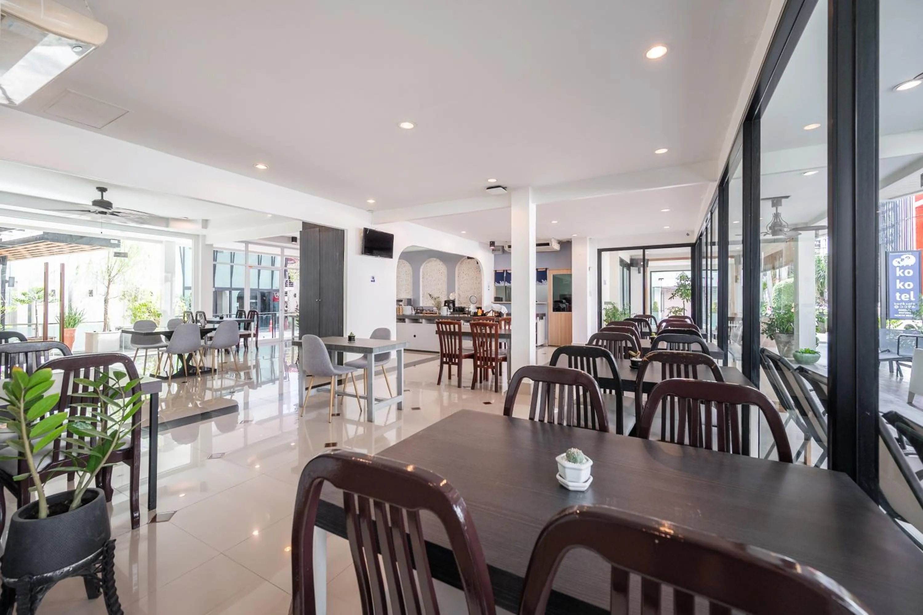 Restaurant/places to eat in Kokotel Pattaya North Beach