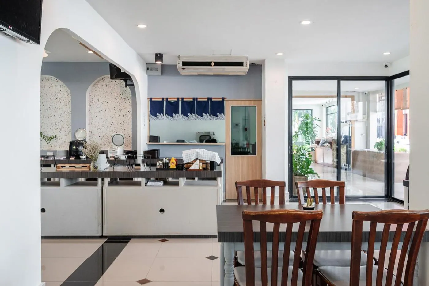 Restaurant/places to eat in Kokotel Pattaya North Beach