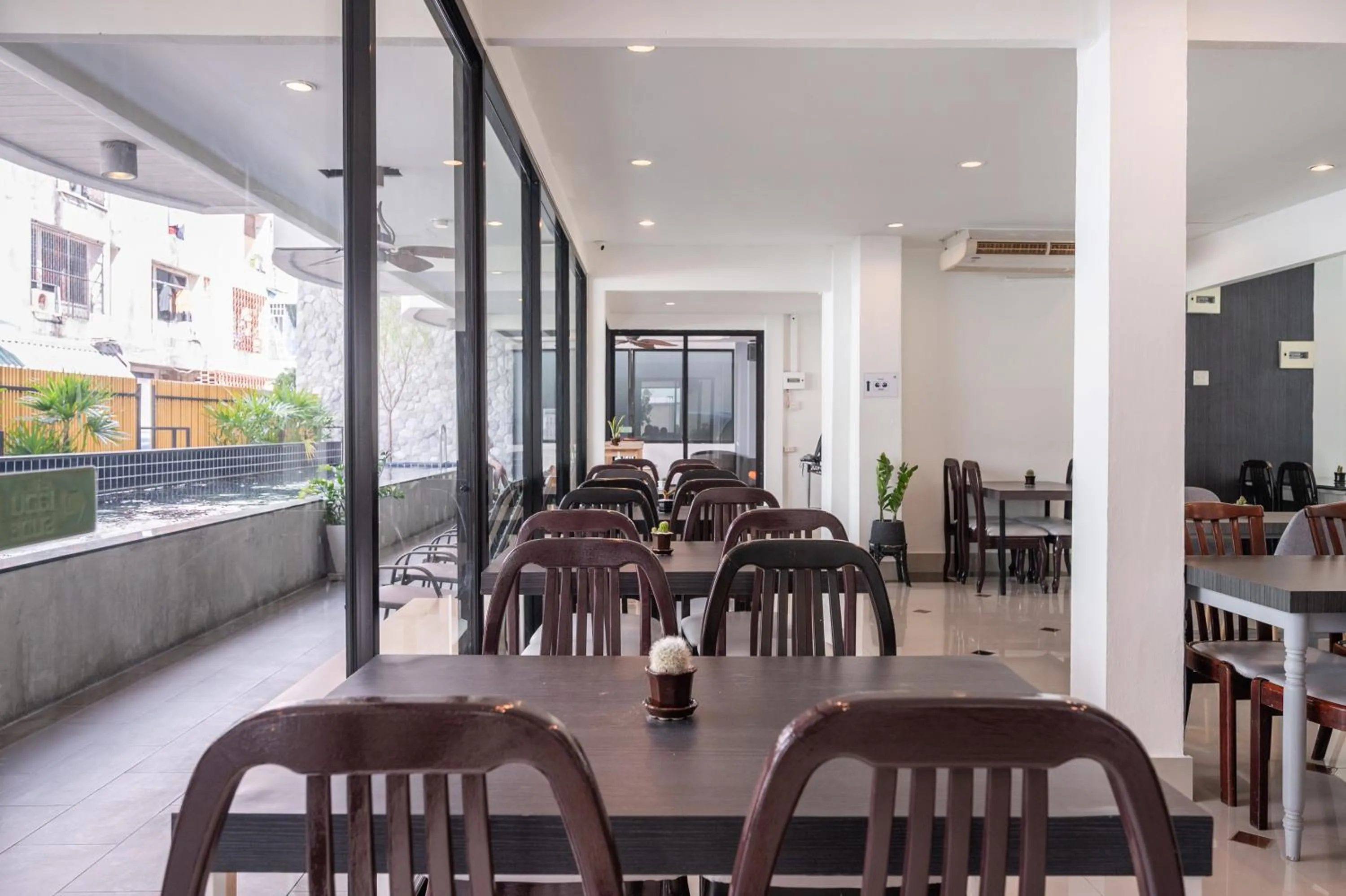 Restaurant/places to eat in Kokotel Pattaya North Beach