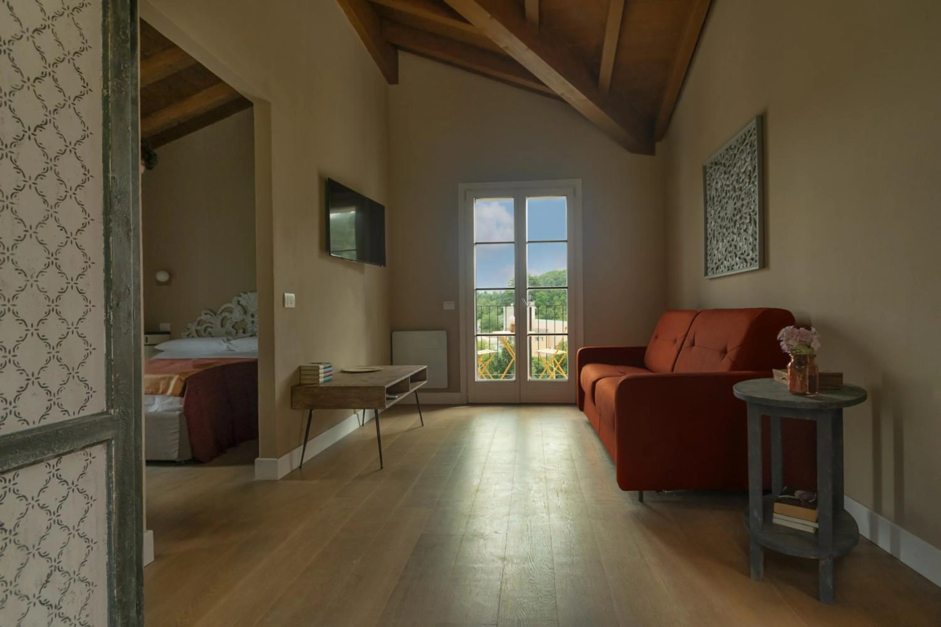 TV and multimedia in Luce Boutique Hotel