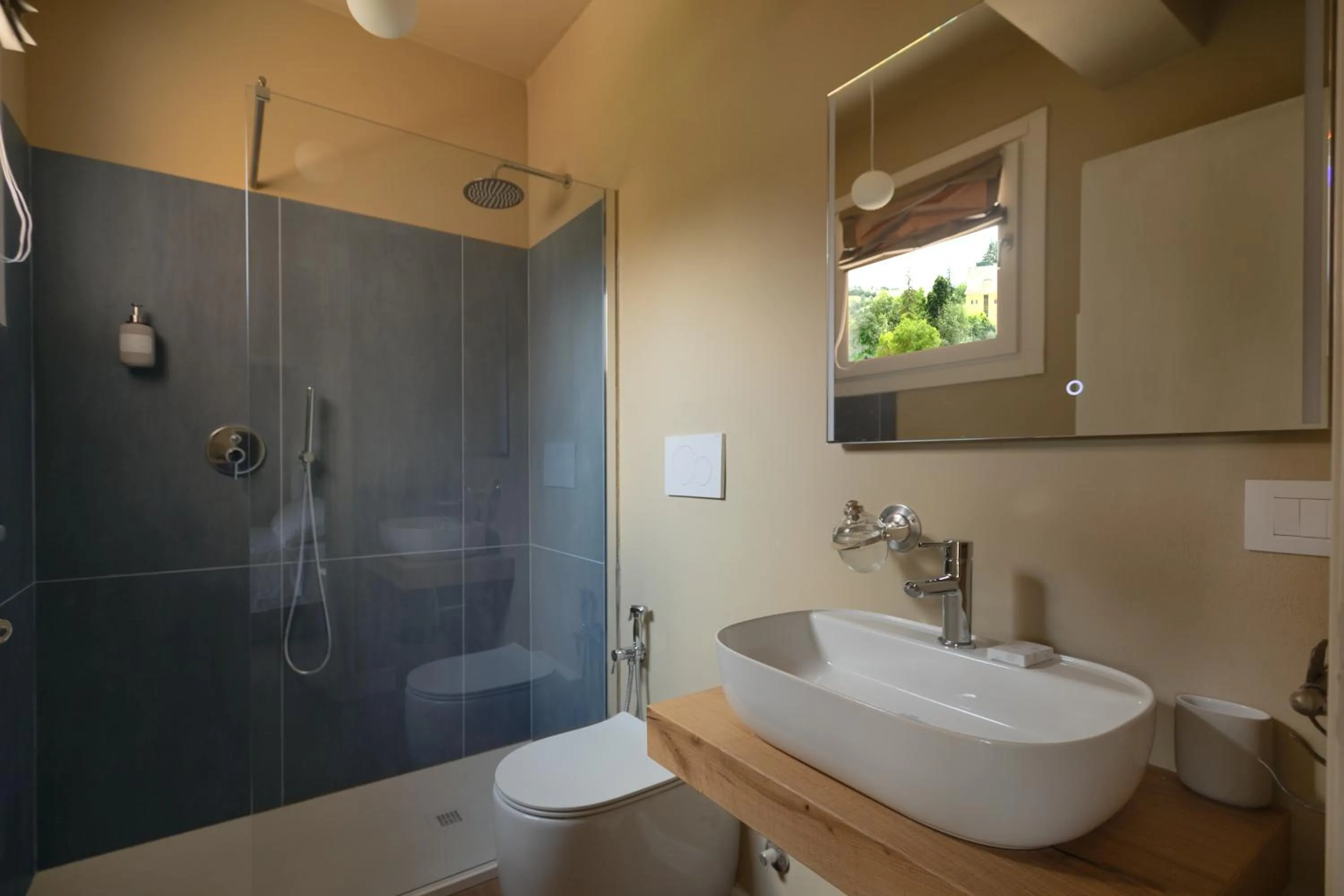 Shower in Luce Boutique Hotel