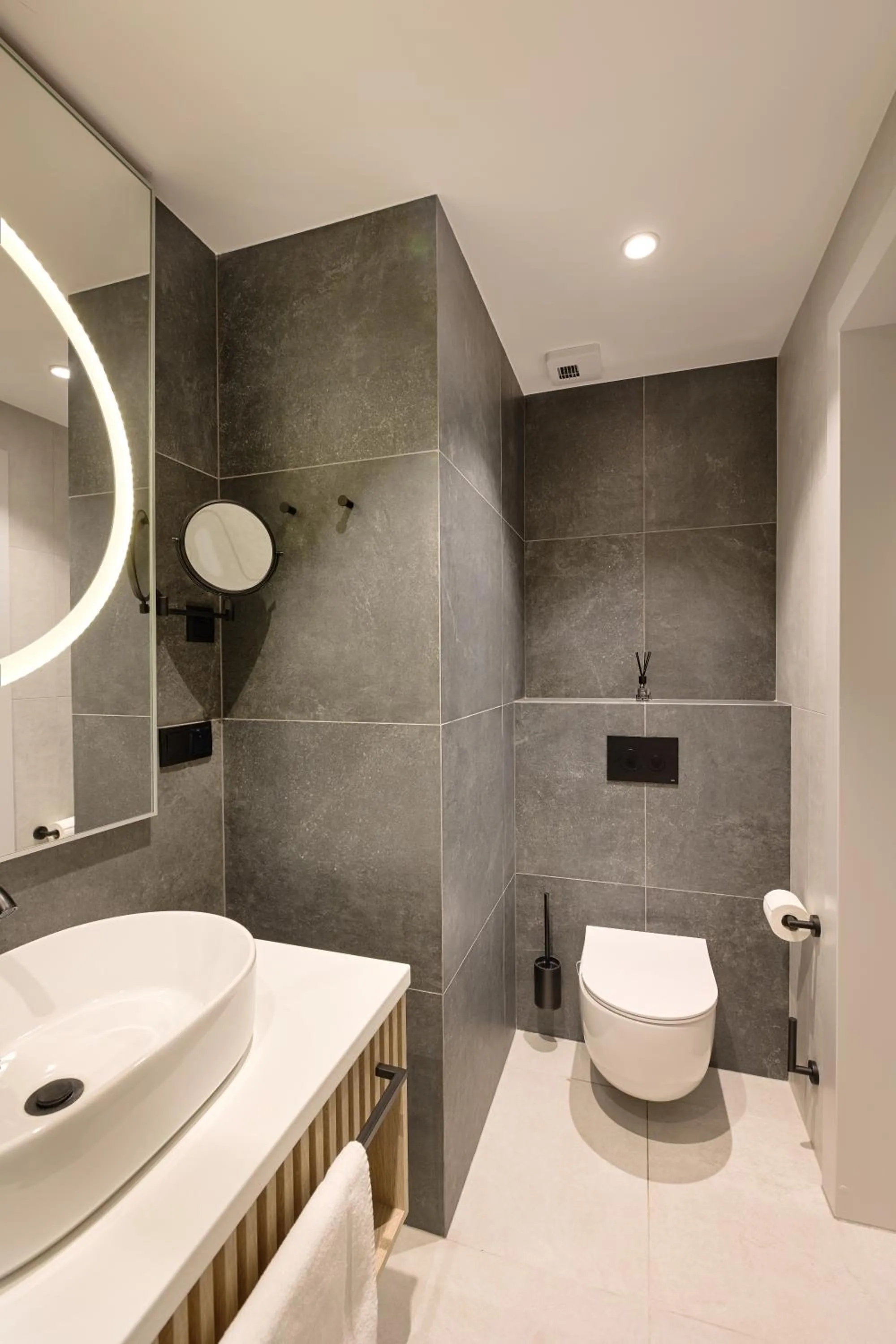 Shower in Resort Baltic Waves Apartments - Pool & Spa