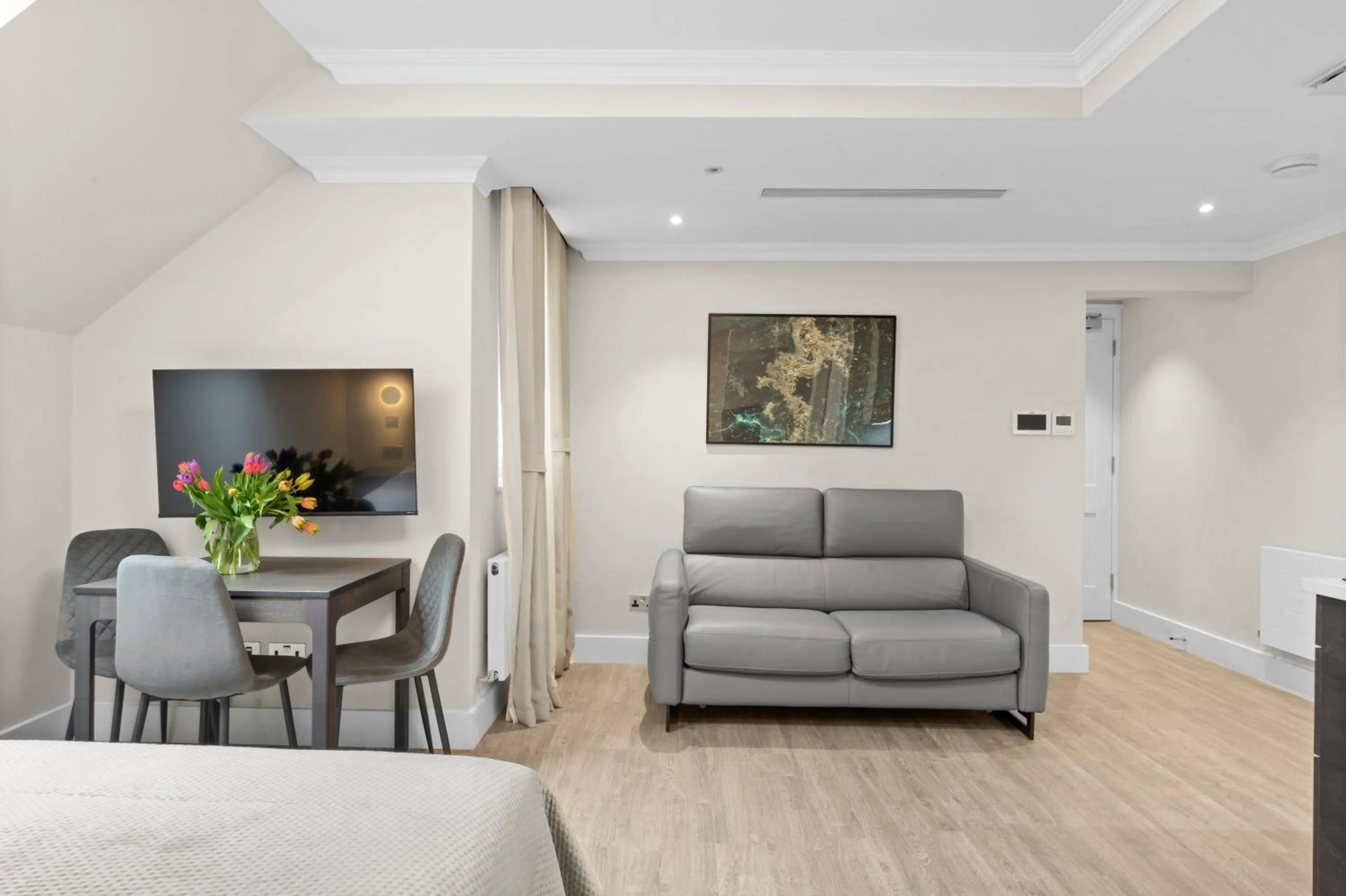 TV and multimedia in Cleveland Residences Bloomsbury
