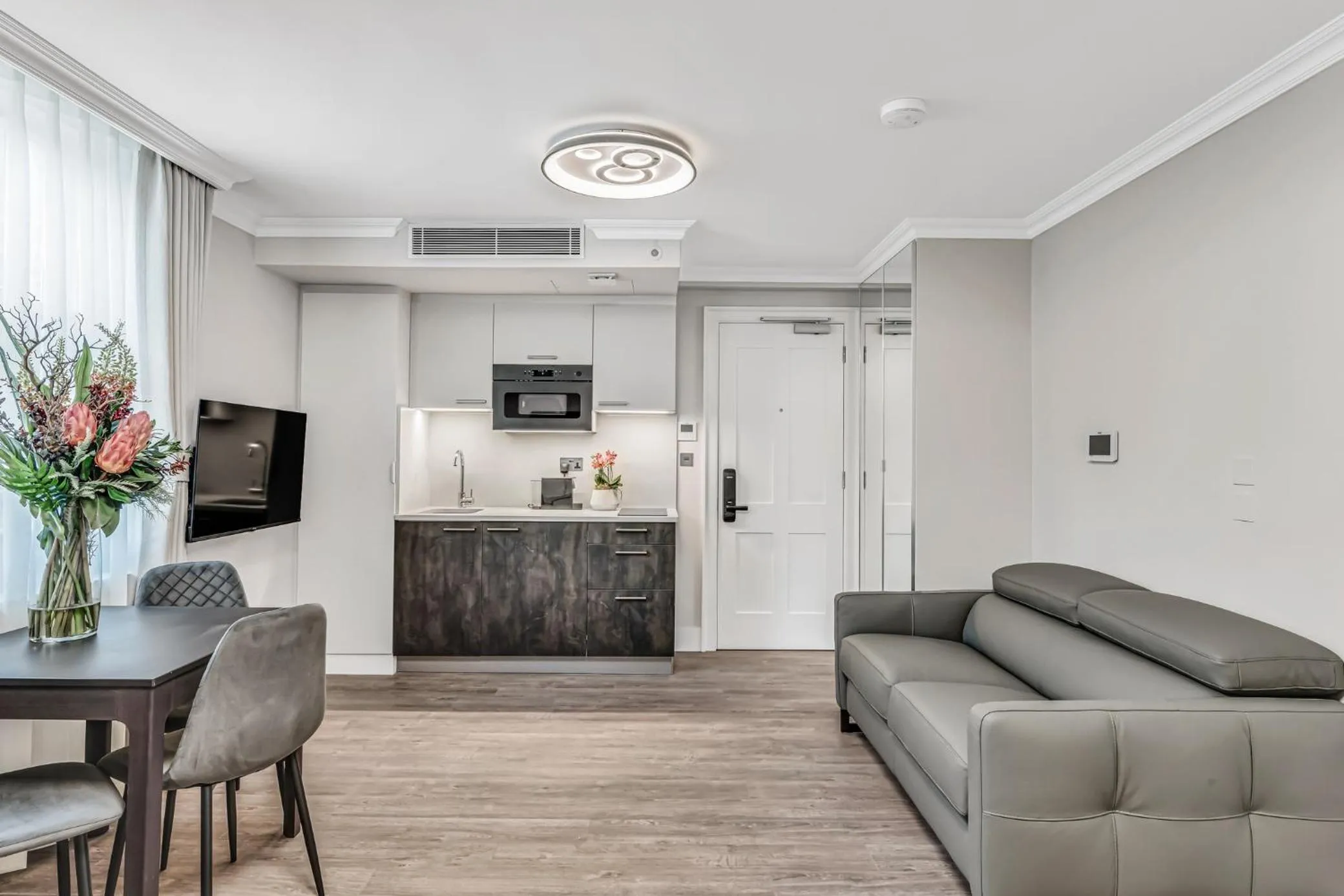 TV and multimedia in Cleveland Residences Bloomsbury