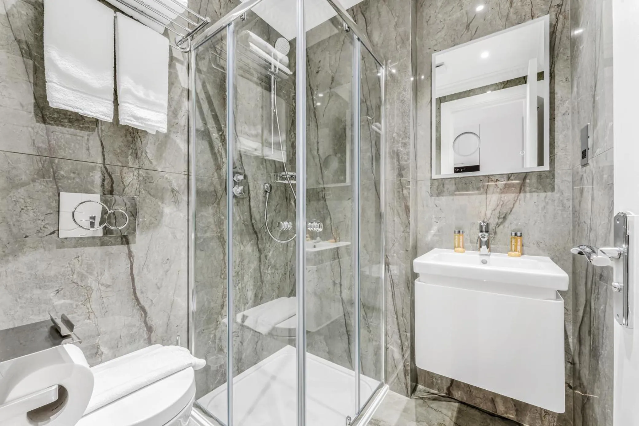 Bathroom in Cleveland Residences Bloomsbury