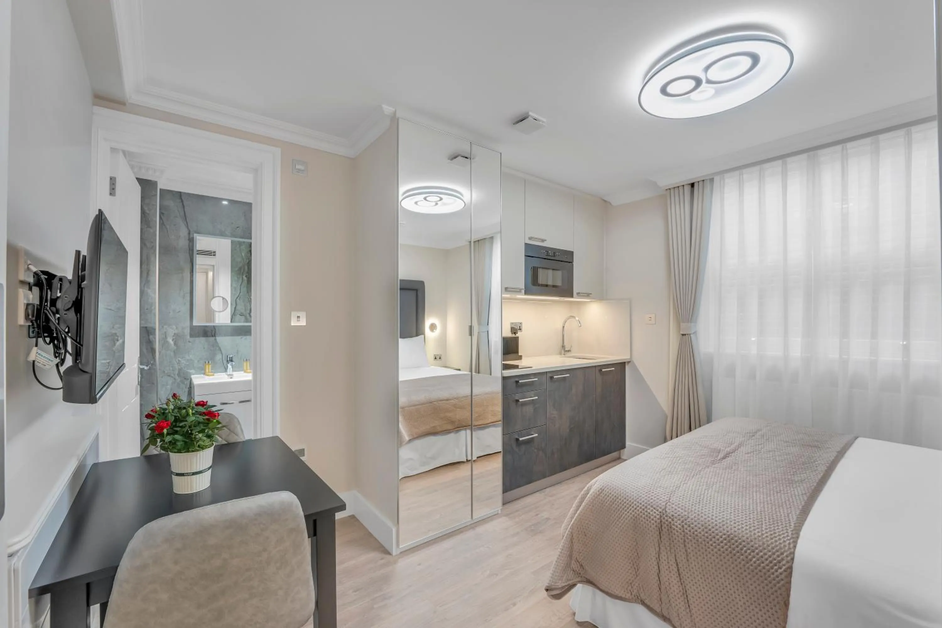 Living room, Bed in Cleveland Residences Bloomsbury